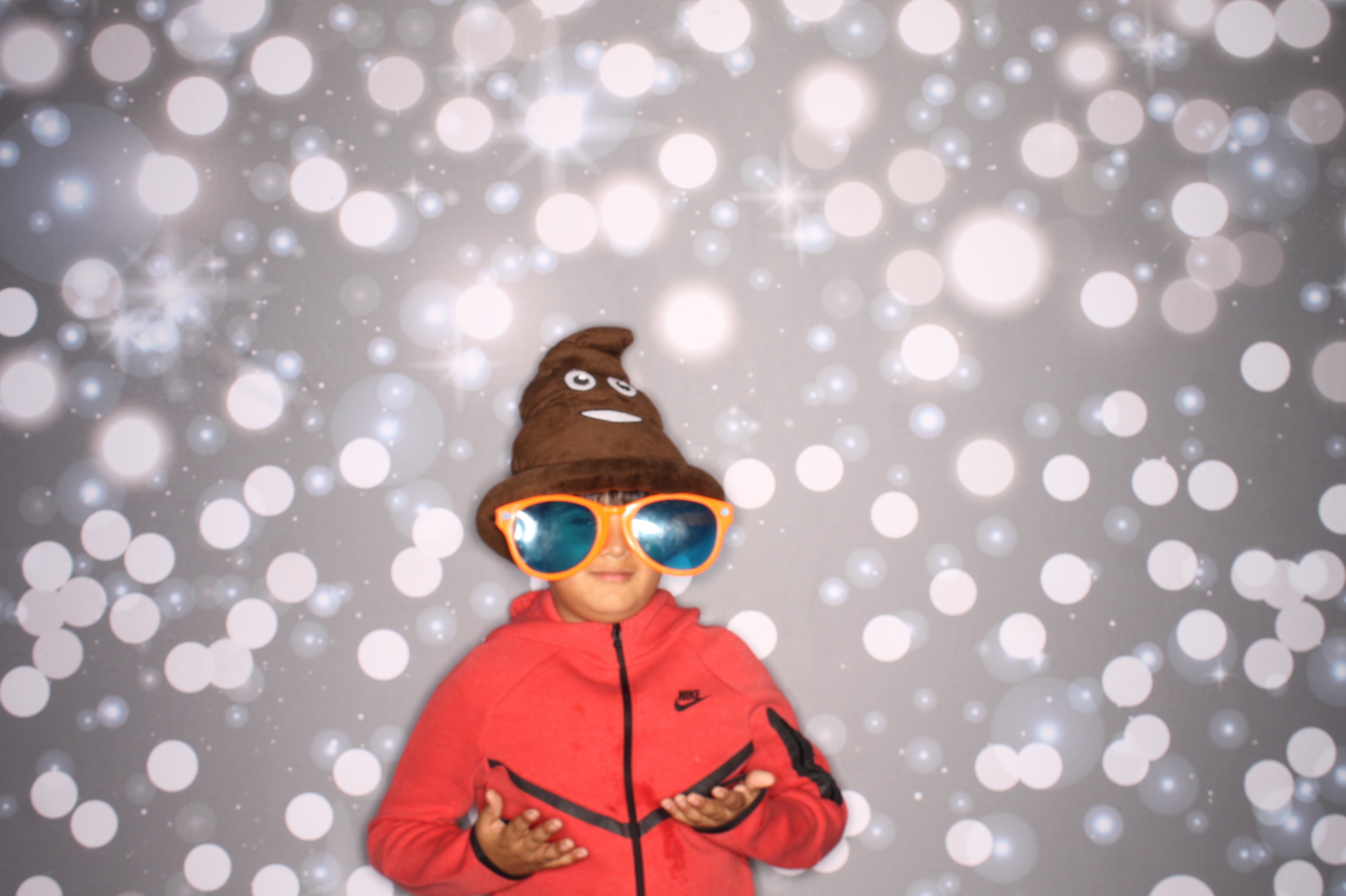 GE Feliz Navidad | View more photos from the event at gallery.photoboothcincy.com/u/PhotoBoothCincy/GE-Feliz-Navidad