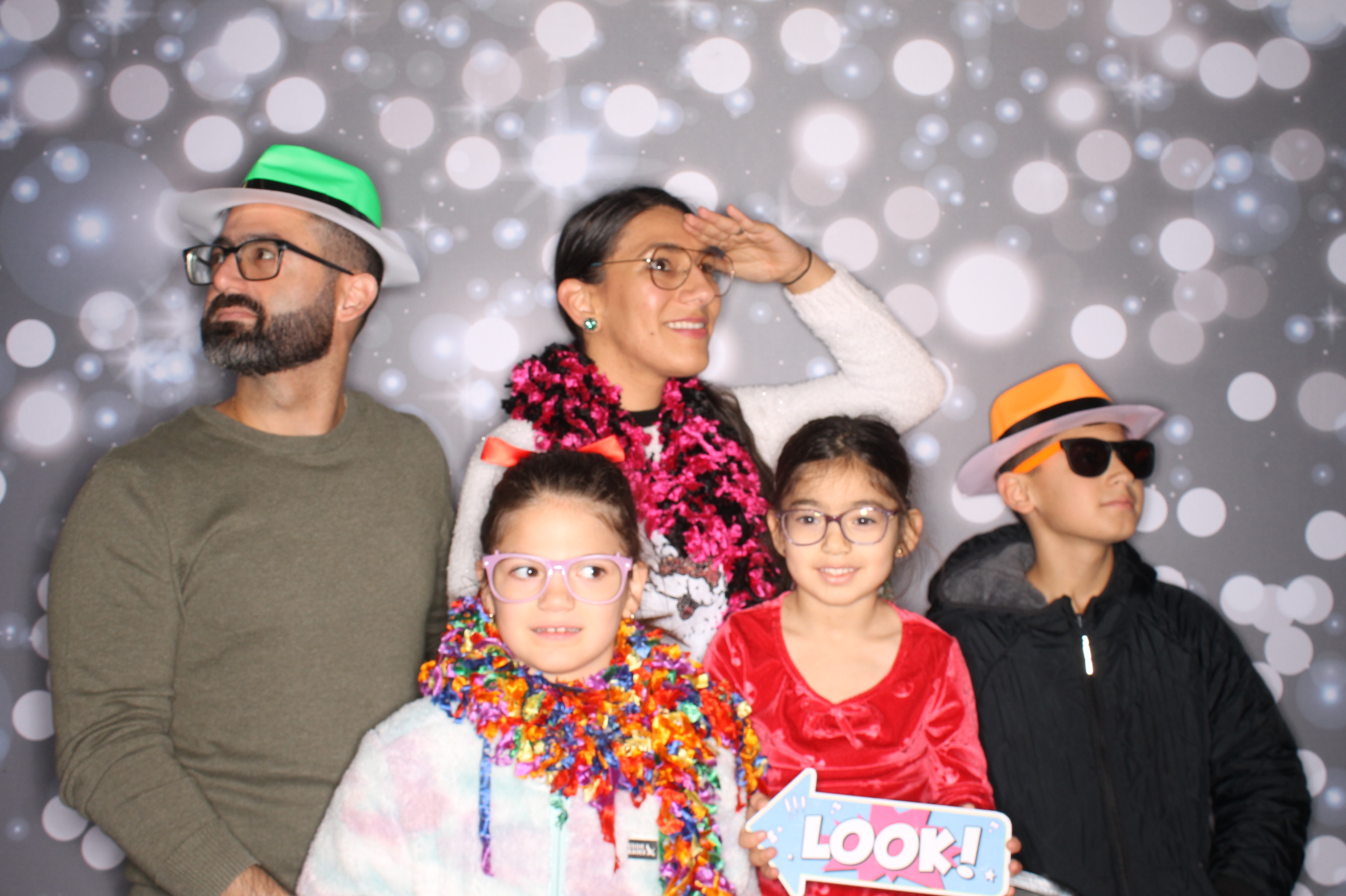 GE Feliz Navidad | View more photos from the event at gallery.photoboothcincy.com/u/PhotoBoothCincy/GE-Feliz-Navidad