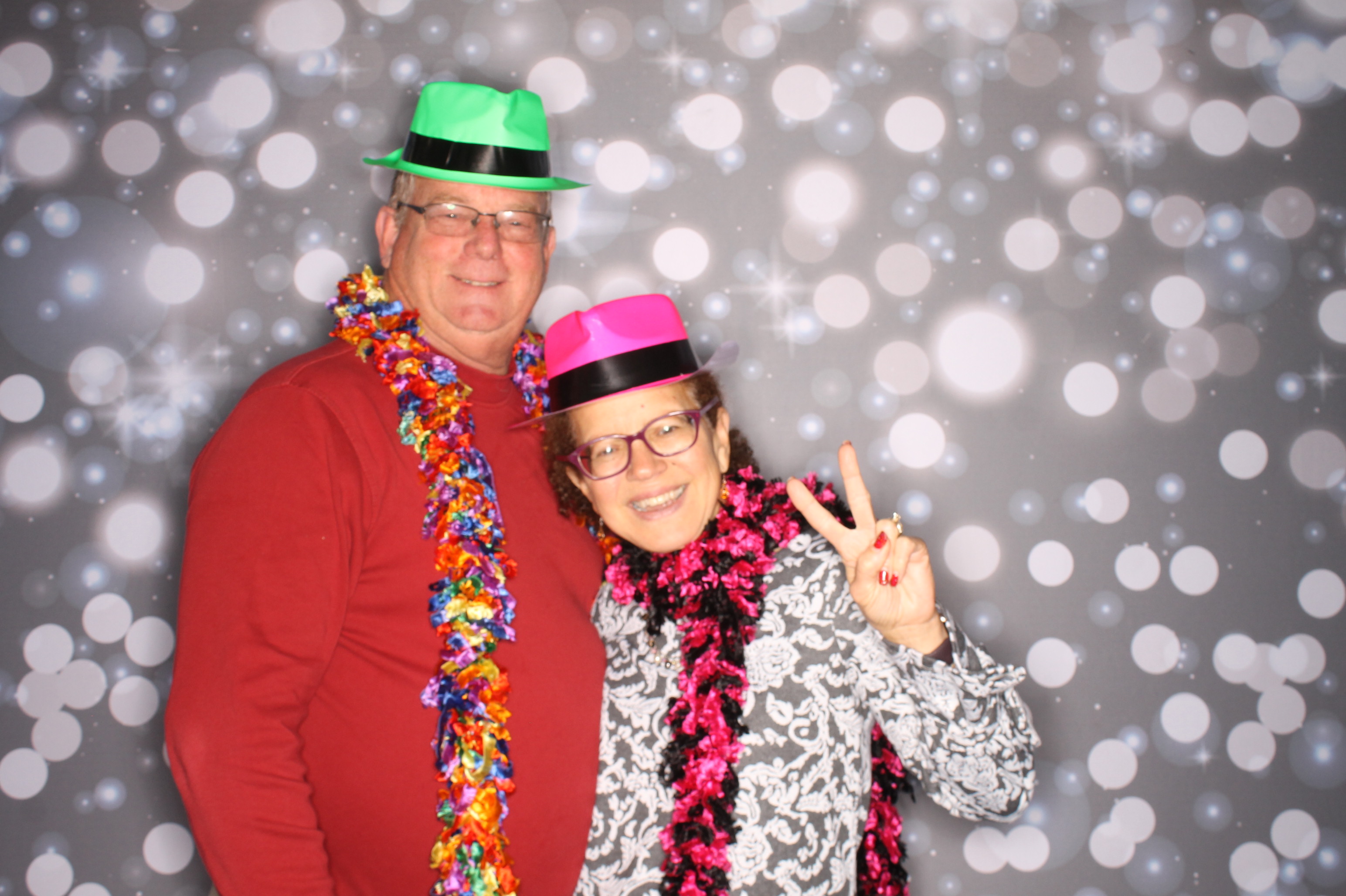 GE Feliz Navidad | View more photos from the event at gallery.photoboothcincy.com/u/PhotoBoothCincy/GE-Feliz-Navidad