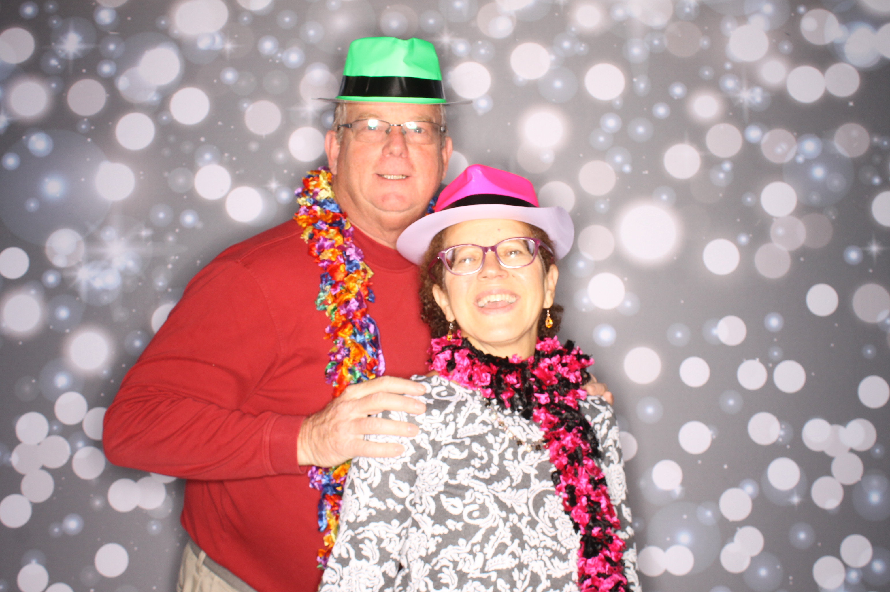 GE Feliz Navidad | View more photos from the event at gallery.photoboothcincy.com/u/PhotoBoothCincy/GE-Feliz-Navidad
