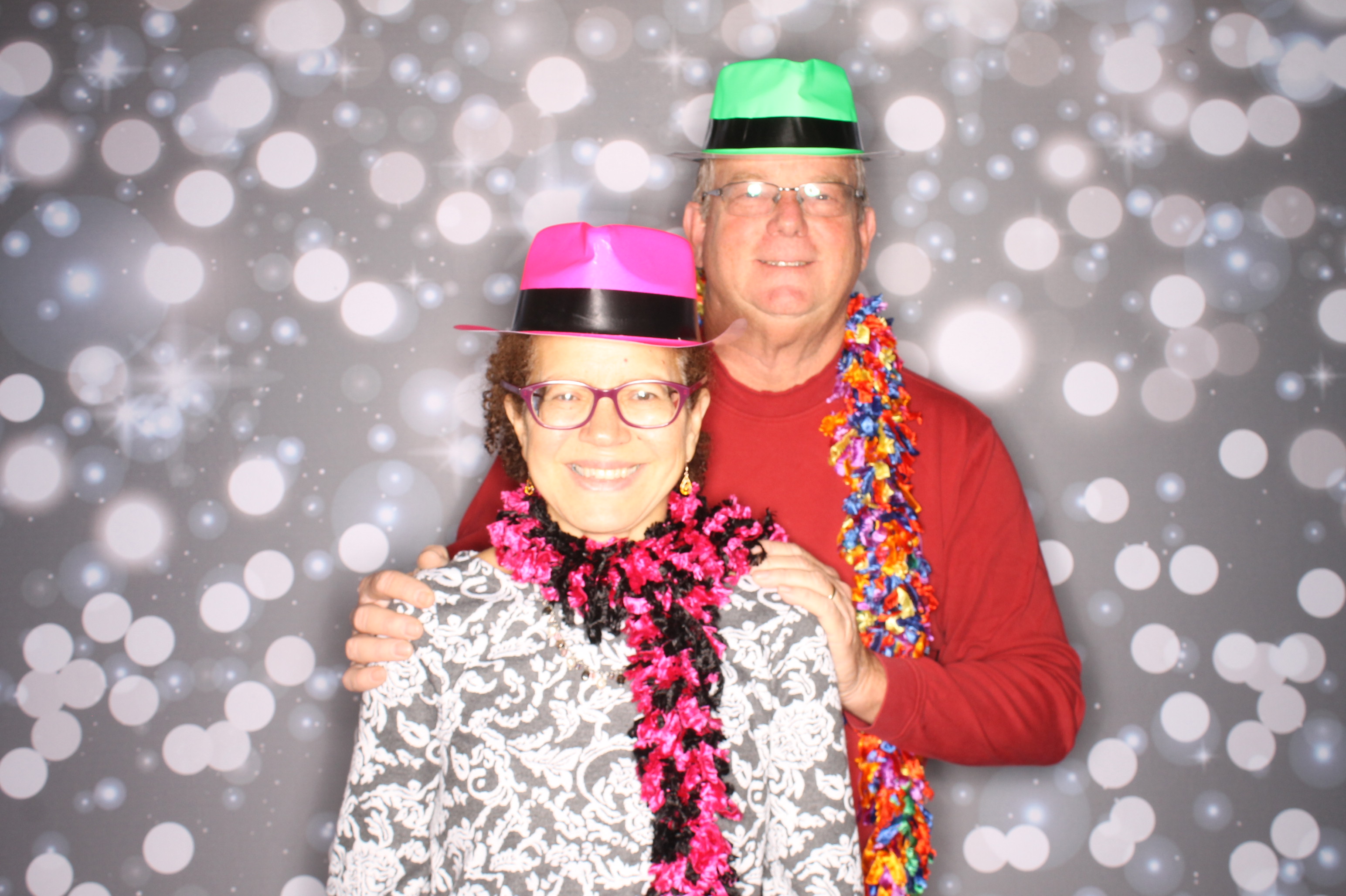 GE Feliz Navidad | View more photos from the event at gallery.photoboothcincy.com/u/PhotoBoothCincy/GE-Feliz-Navidad