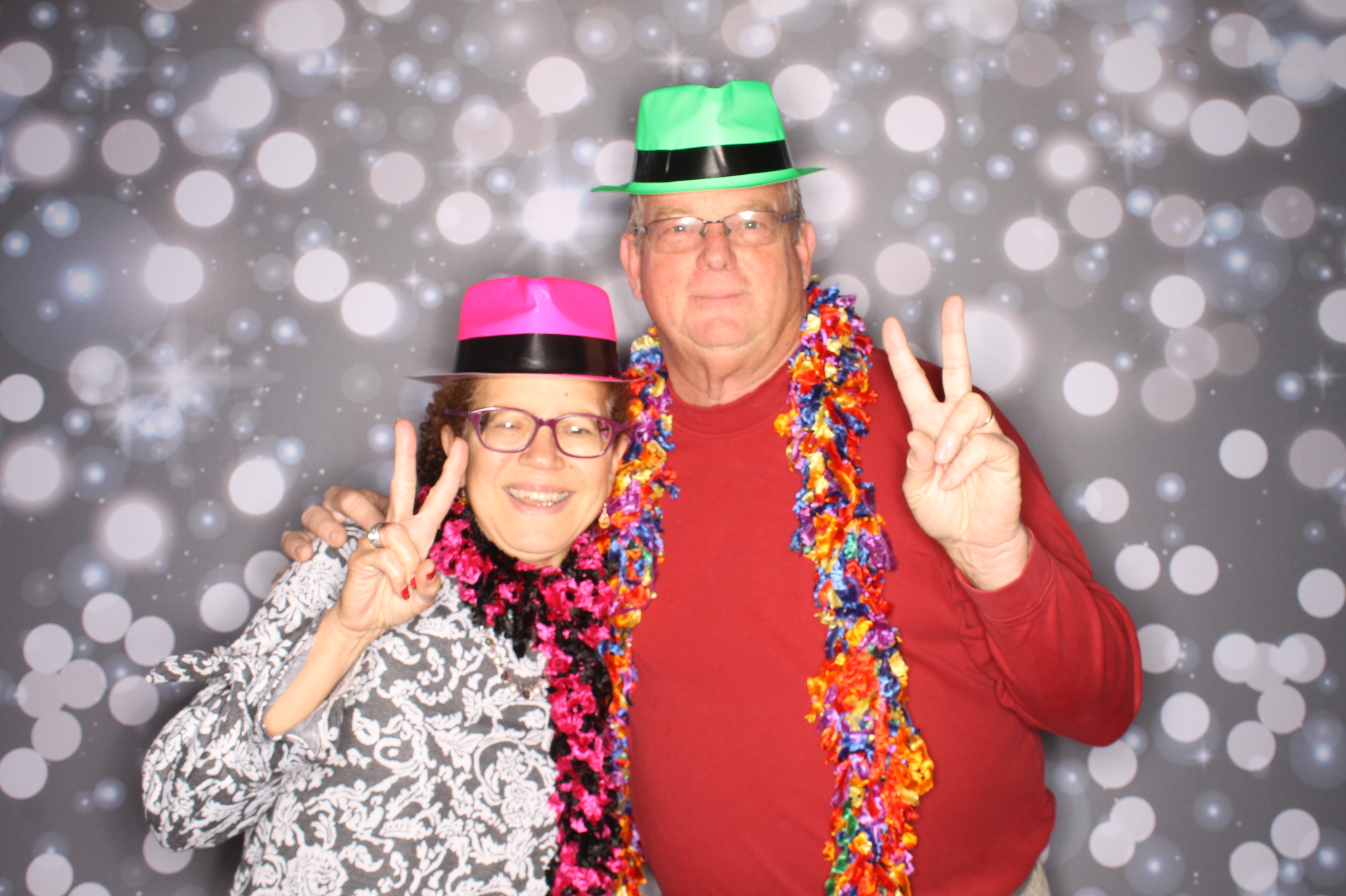 GE Feliz Navidad | View more photos from the event at gallery.photoboothcincy.com/u/PhotoBoothCincy/GE-Feliz-Navidad
