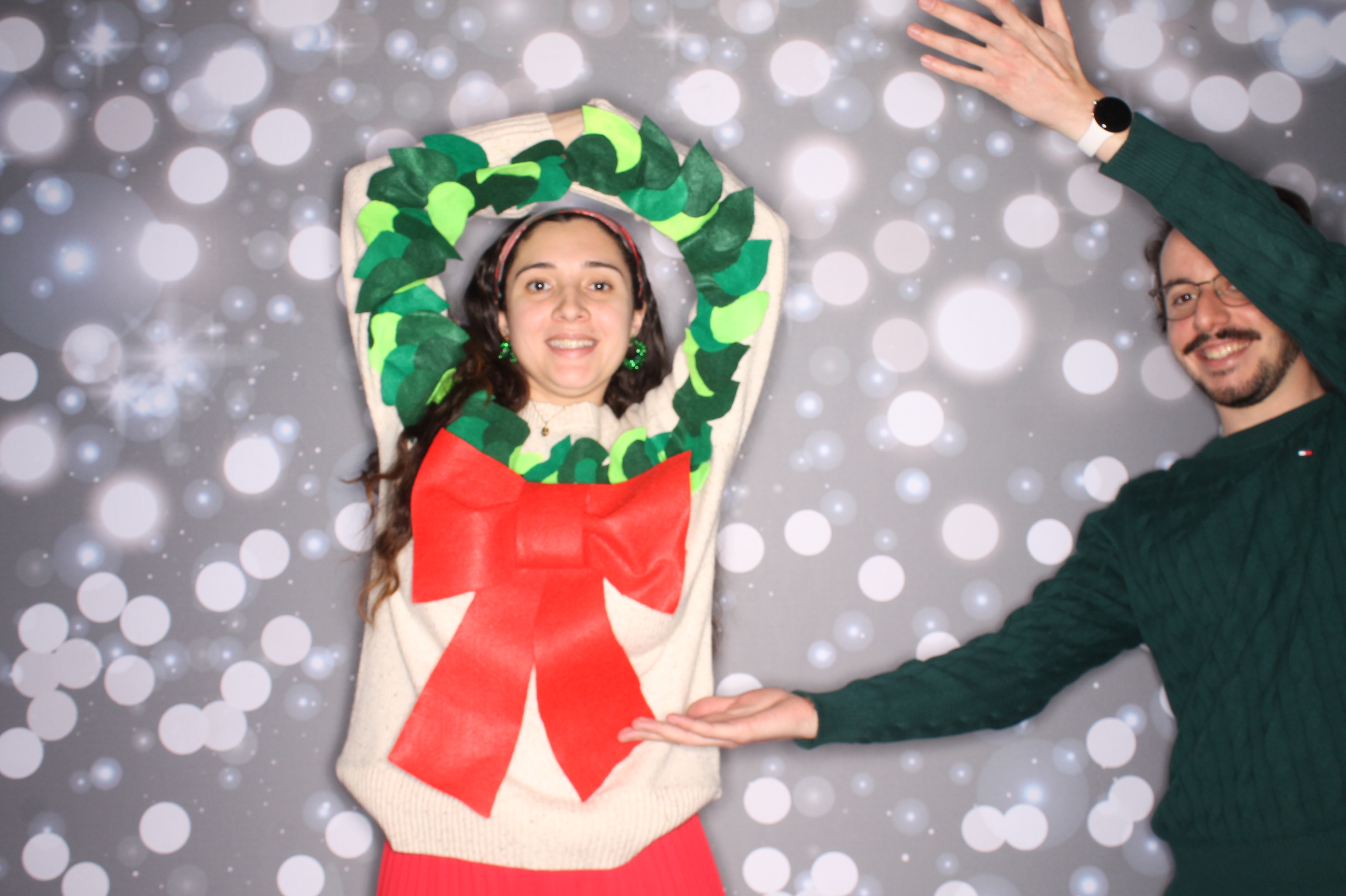 GE Feliz Navidad | View more photos from the event at gallery.photoboothcincy.com/u/PhotoBoothCincy/GE-Feliz-Navidad