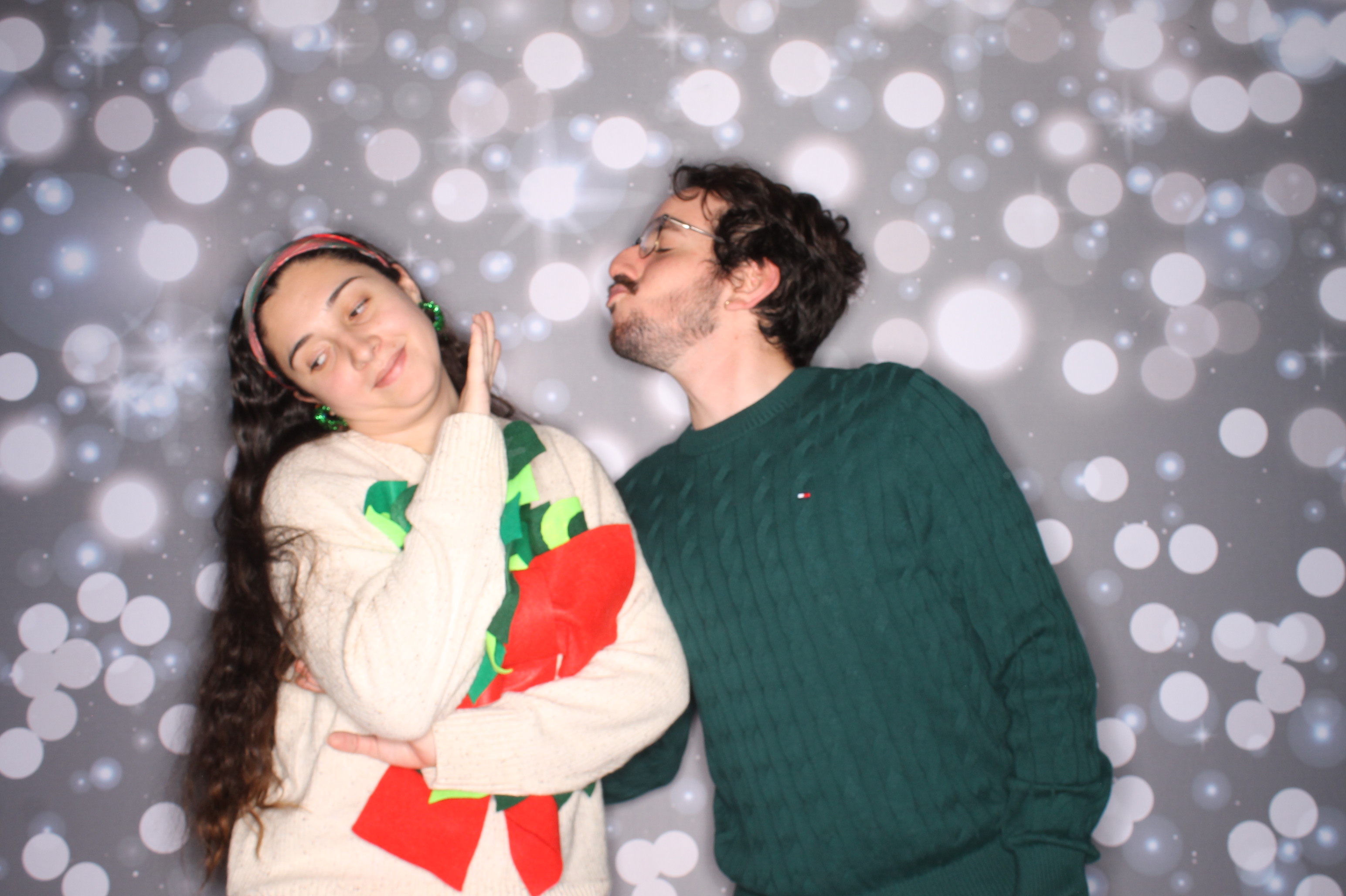 GE Feliz Navidad | View more photos from the event at gallery.photoboothcincy.com/u/PhotoBoothCincy/GE-Feliz-Navidad