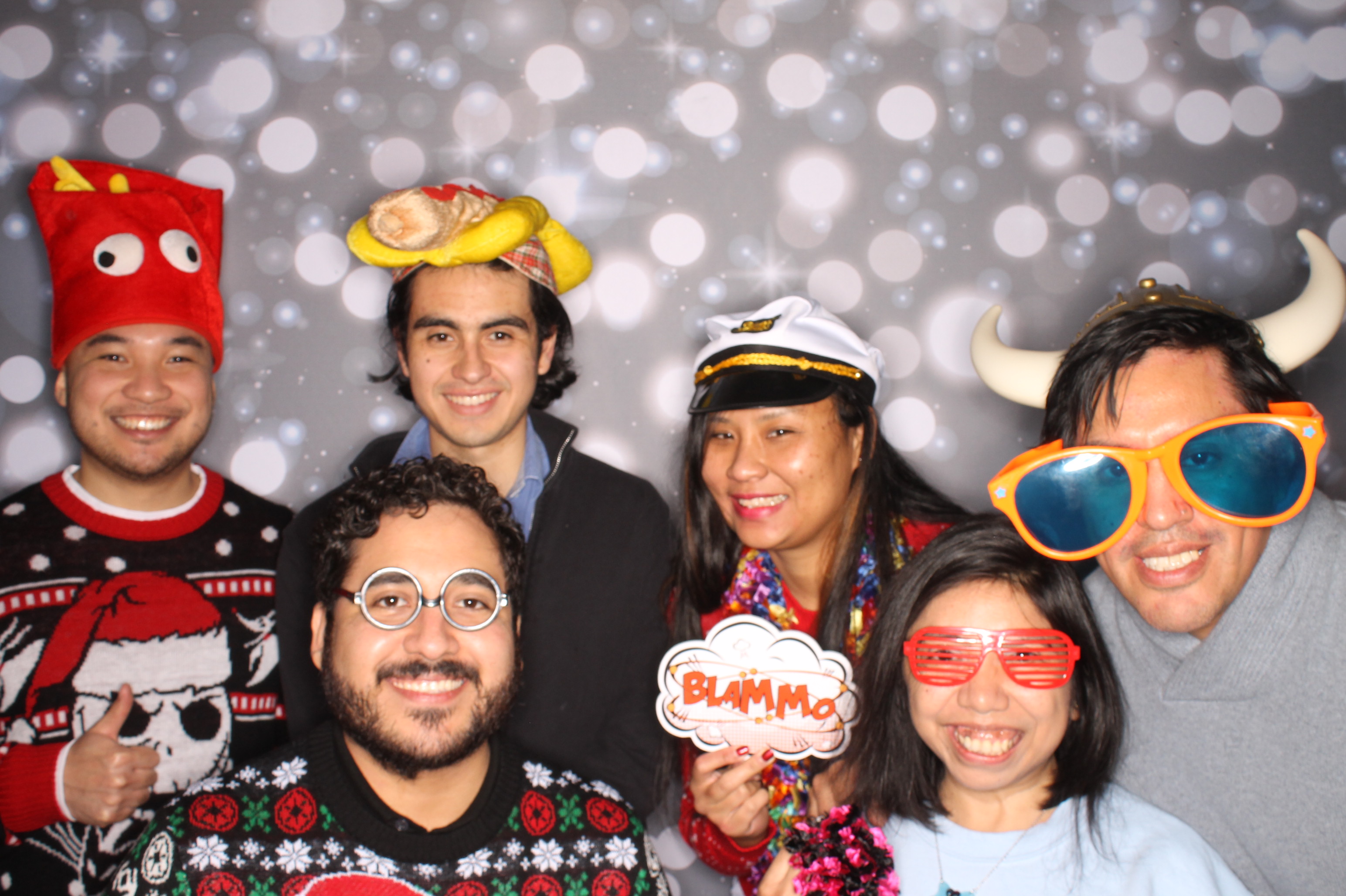 GE Feliz Navidad | View more photos from the event at gallery.photoboothcincy.com/u/PhotoBoothCincy/GE-Feliz-Navidad