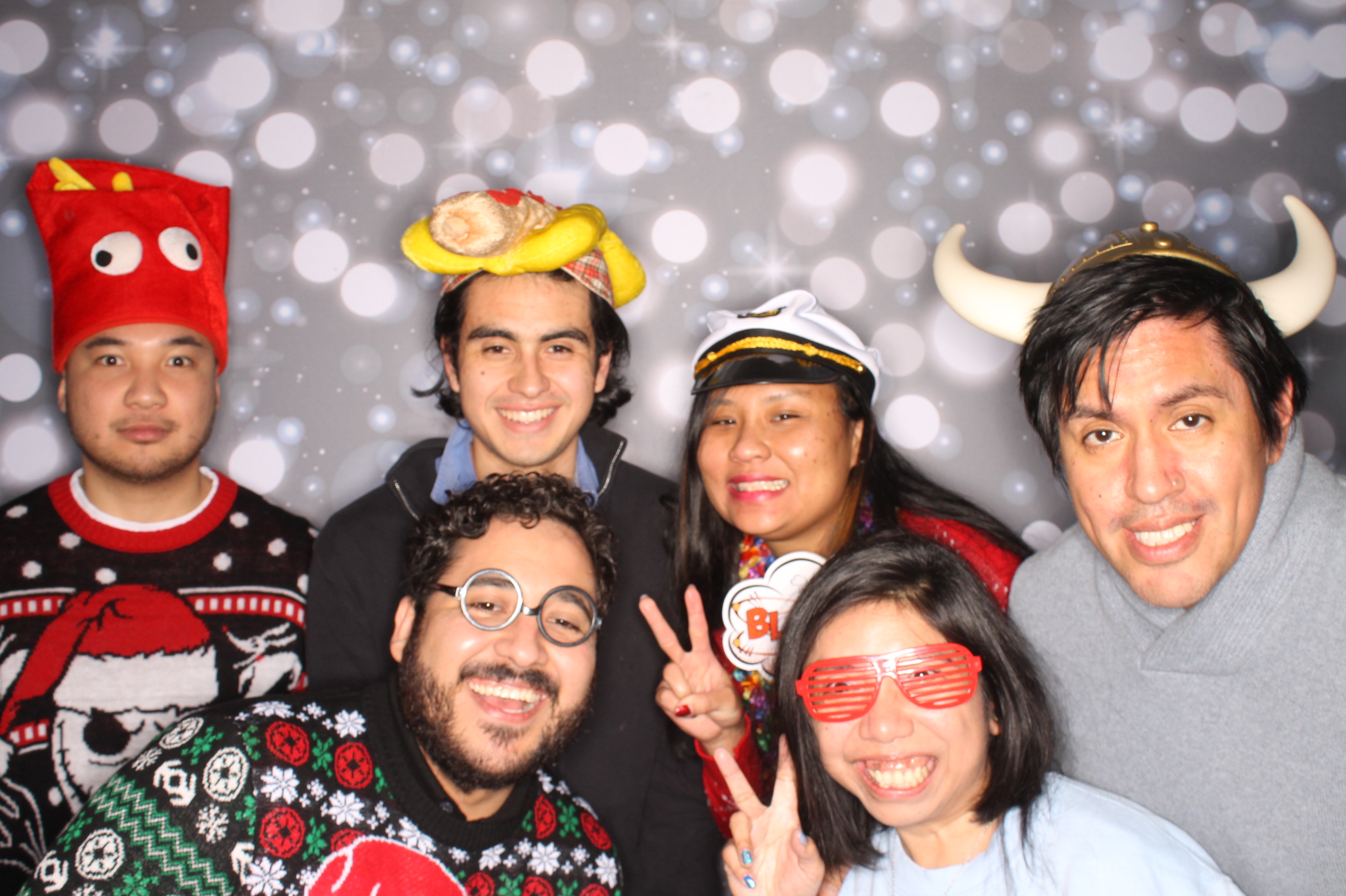 GE Feliz Navidad | View more photos from the event at gallery.photoboothcincy.com/u/PhotoBoothCincy/GE-Feliz-Navidad