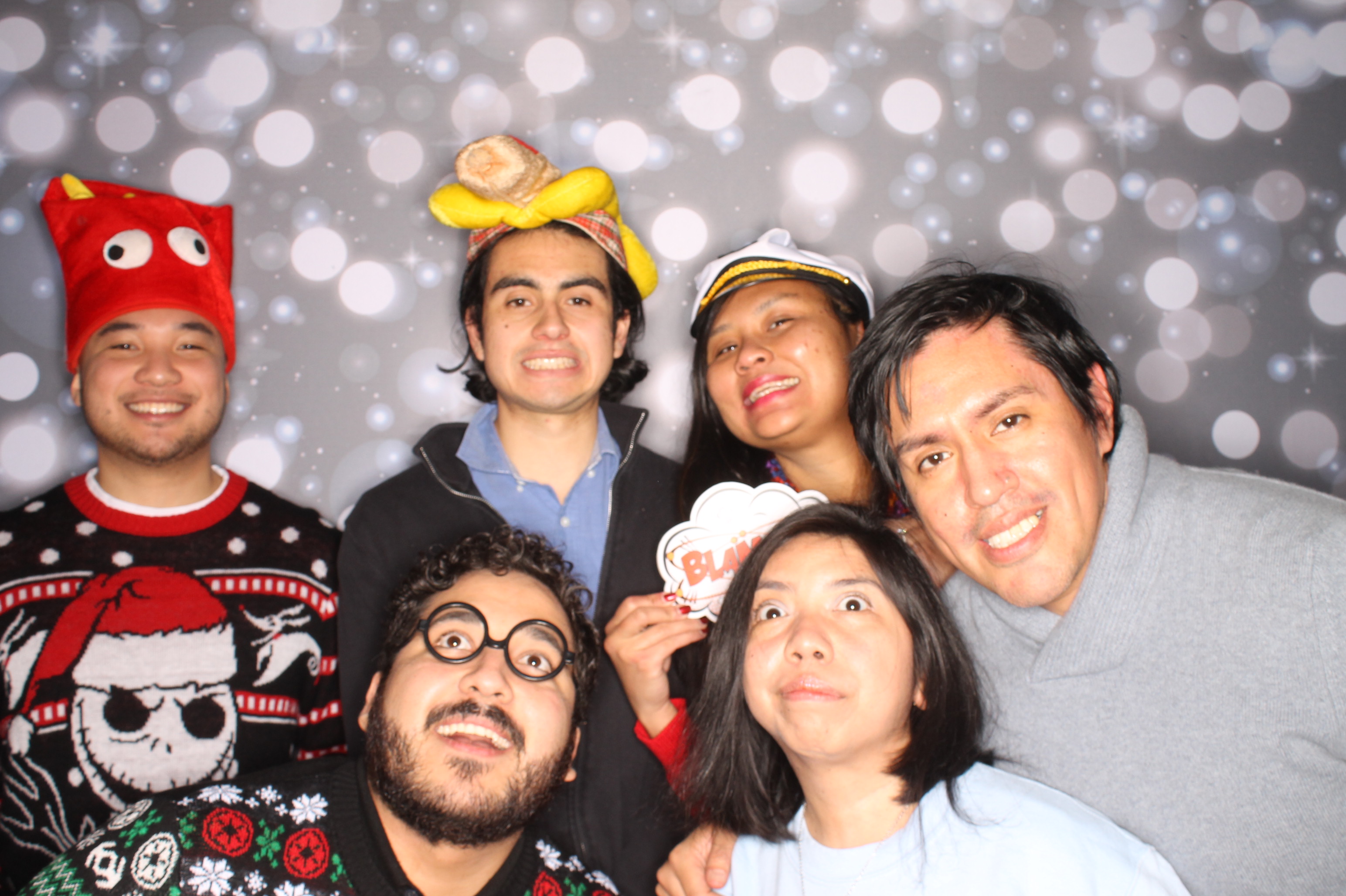 GE Feliz Navidad | View more photos from the event at gallery.photoboothcincy.com/u/PhotoBoothCincy/GE-Feliz-Navidad