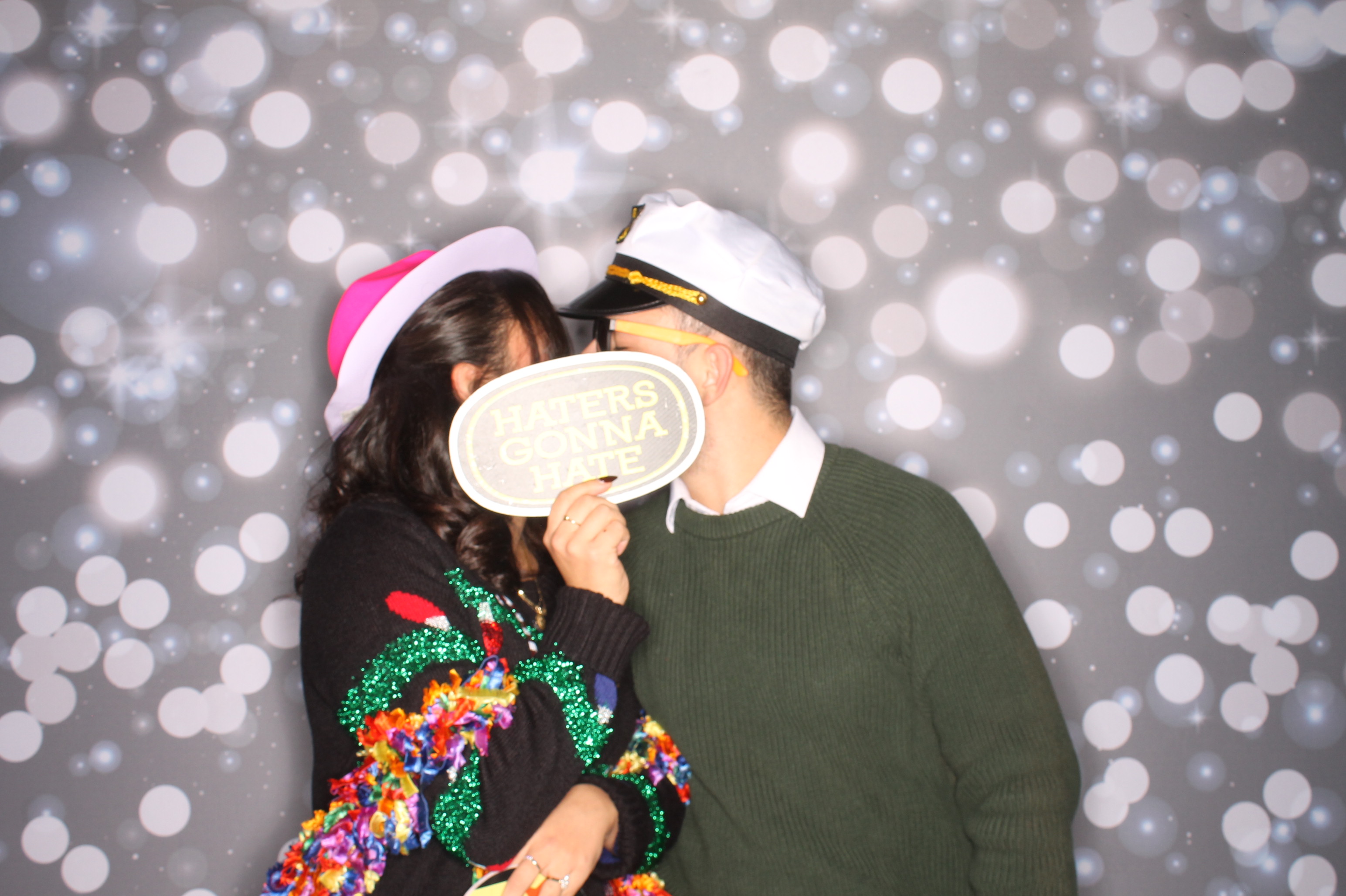 GE Feliz Navidad | View more photos from the event at gallery.photoboothcincy.com/u/PhotoBoothCincy/GE-Feliz-Navidad
