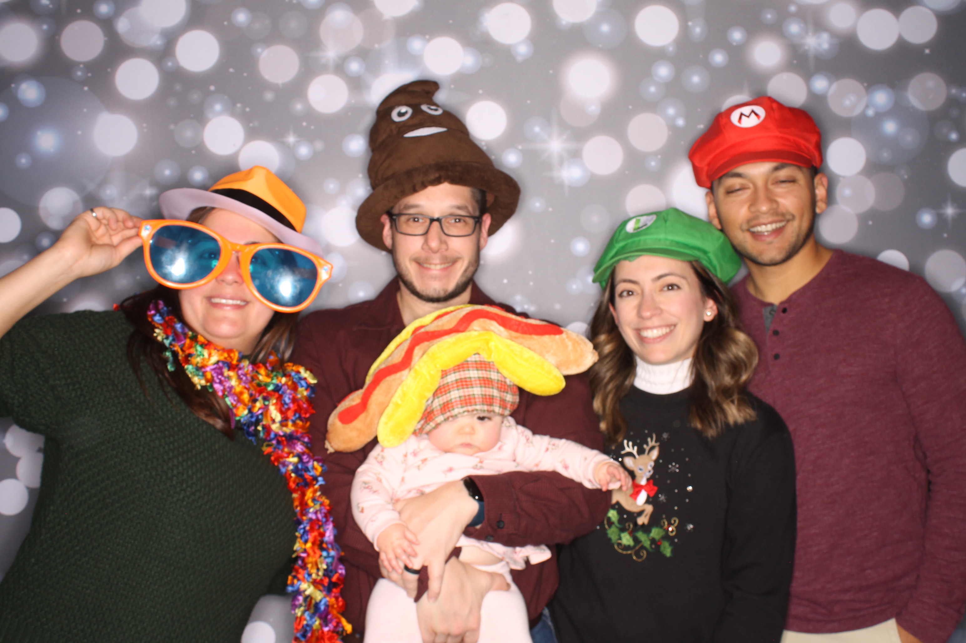GE Feliz Navidad | View more photos from the event at gallery.photoboothcincy.com/u/PhotoBoothCincy/GE-Feliz-Navidad