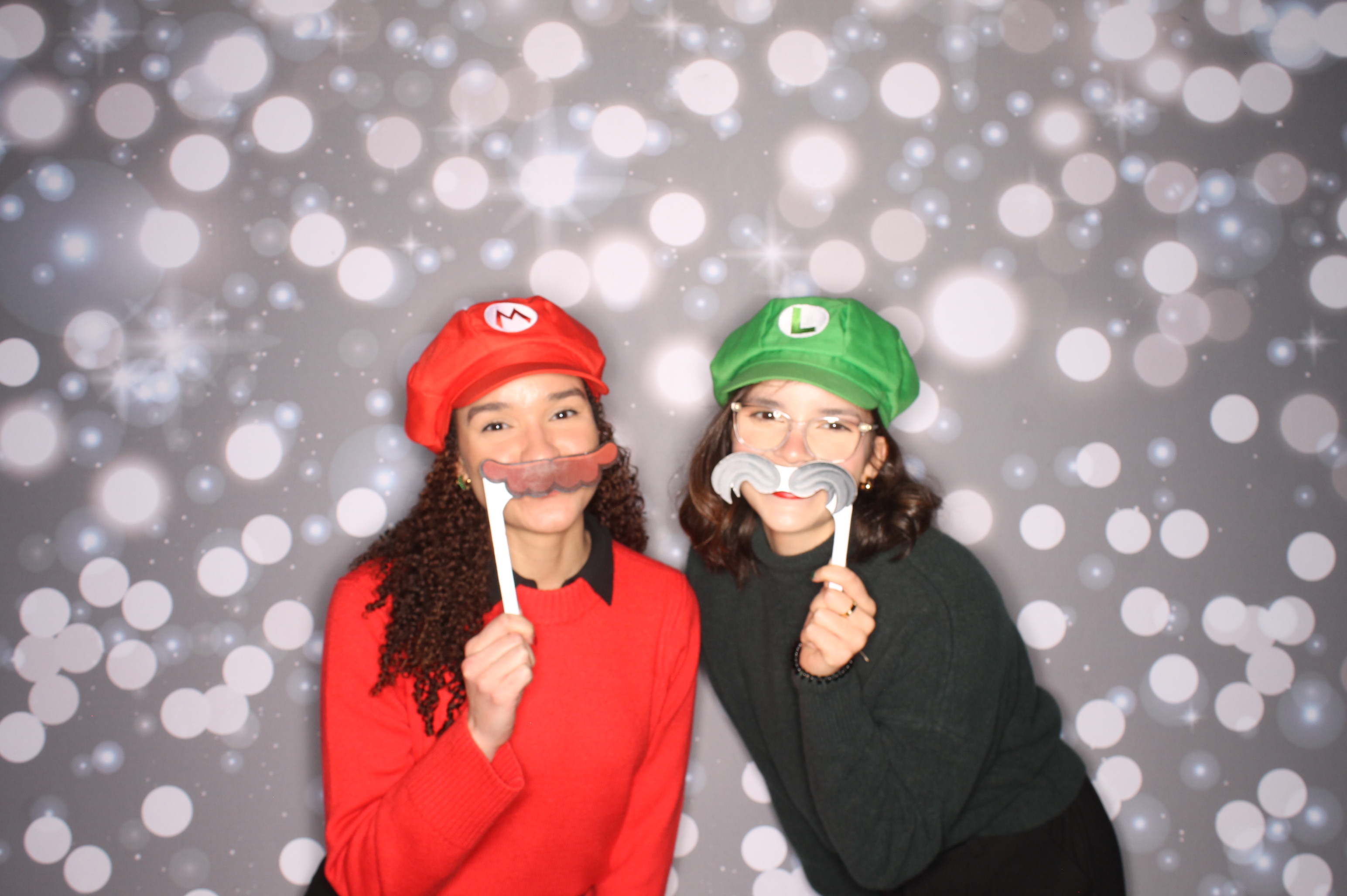 GE Feliz Navidad | View more photos from the event at gallery.photoboothcincy.com/u/PhotoBoothCincy/GE-Feliz-Navidad