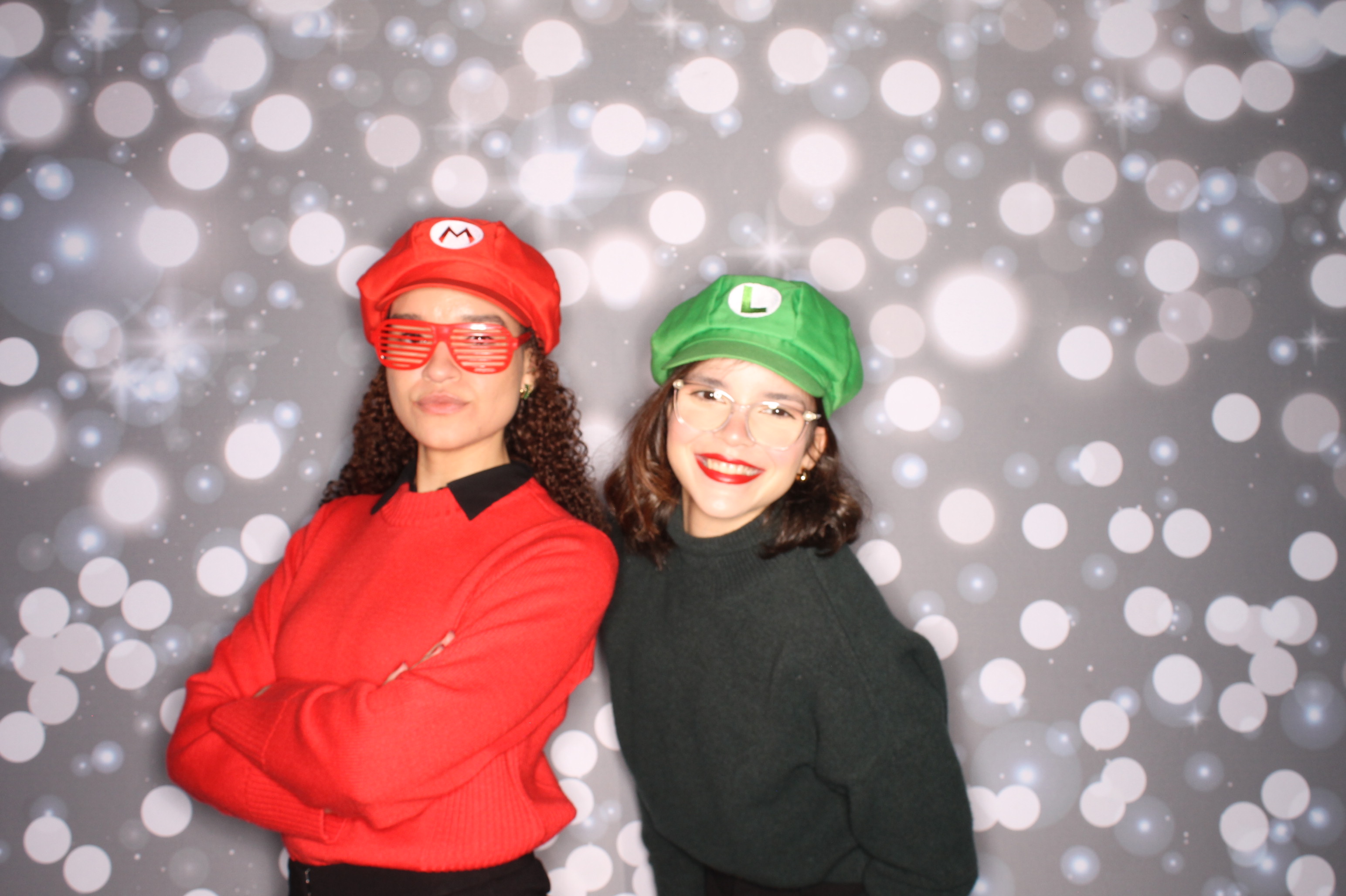 GE Feliz Navidad | View more photos from the event at gallery.photoboothcincy.com/u/PhotoBoothCincy/GE-Feliz-Navidad