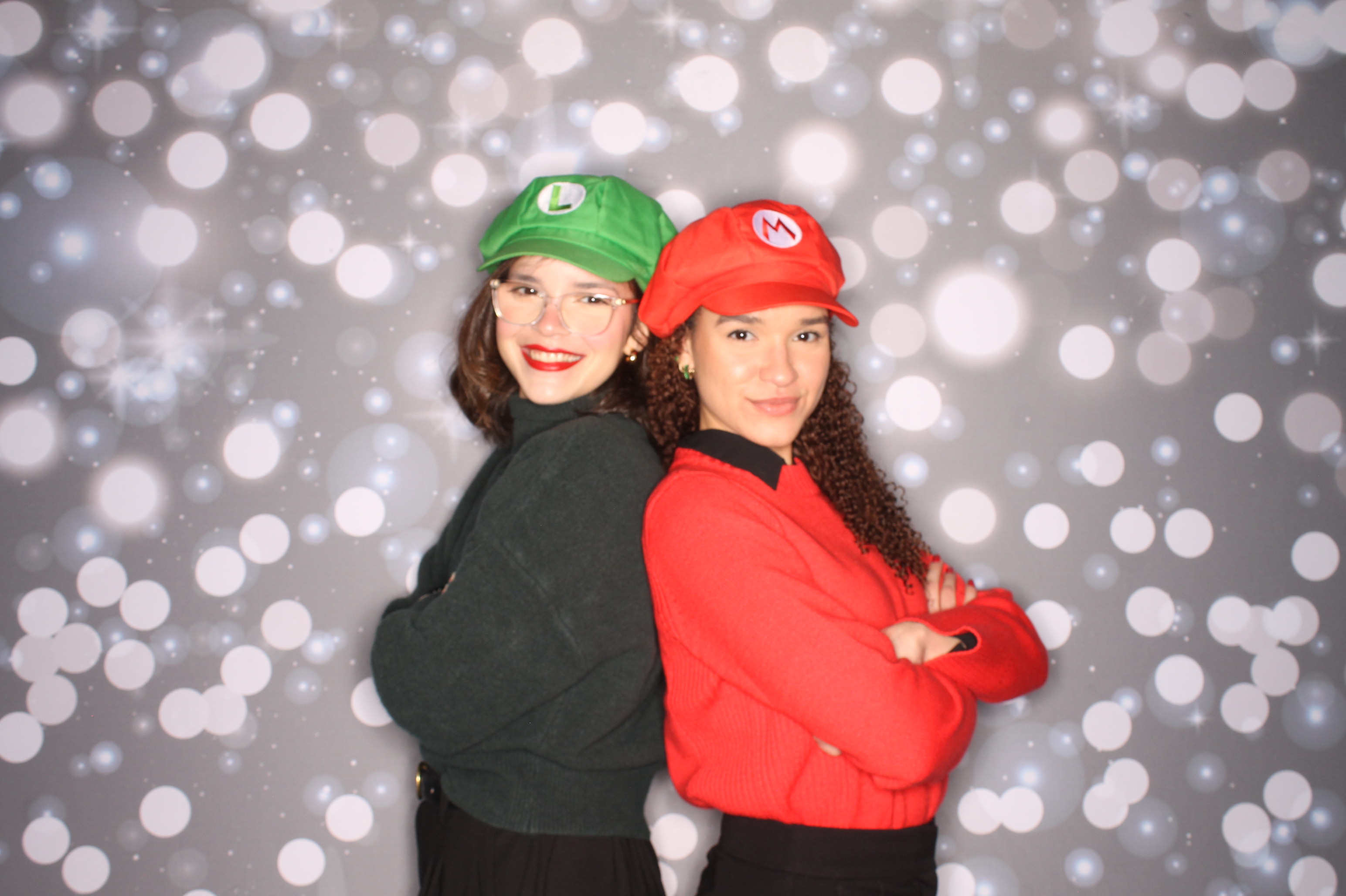 GE Feliz Navidad | View more photos from the event at gallery.photoboothcincy.com/u/PhotoBoothCincy/GE-Feliz-Navidad