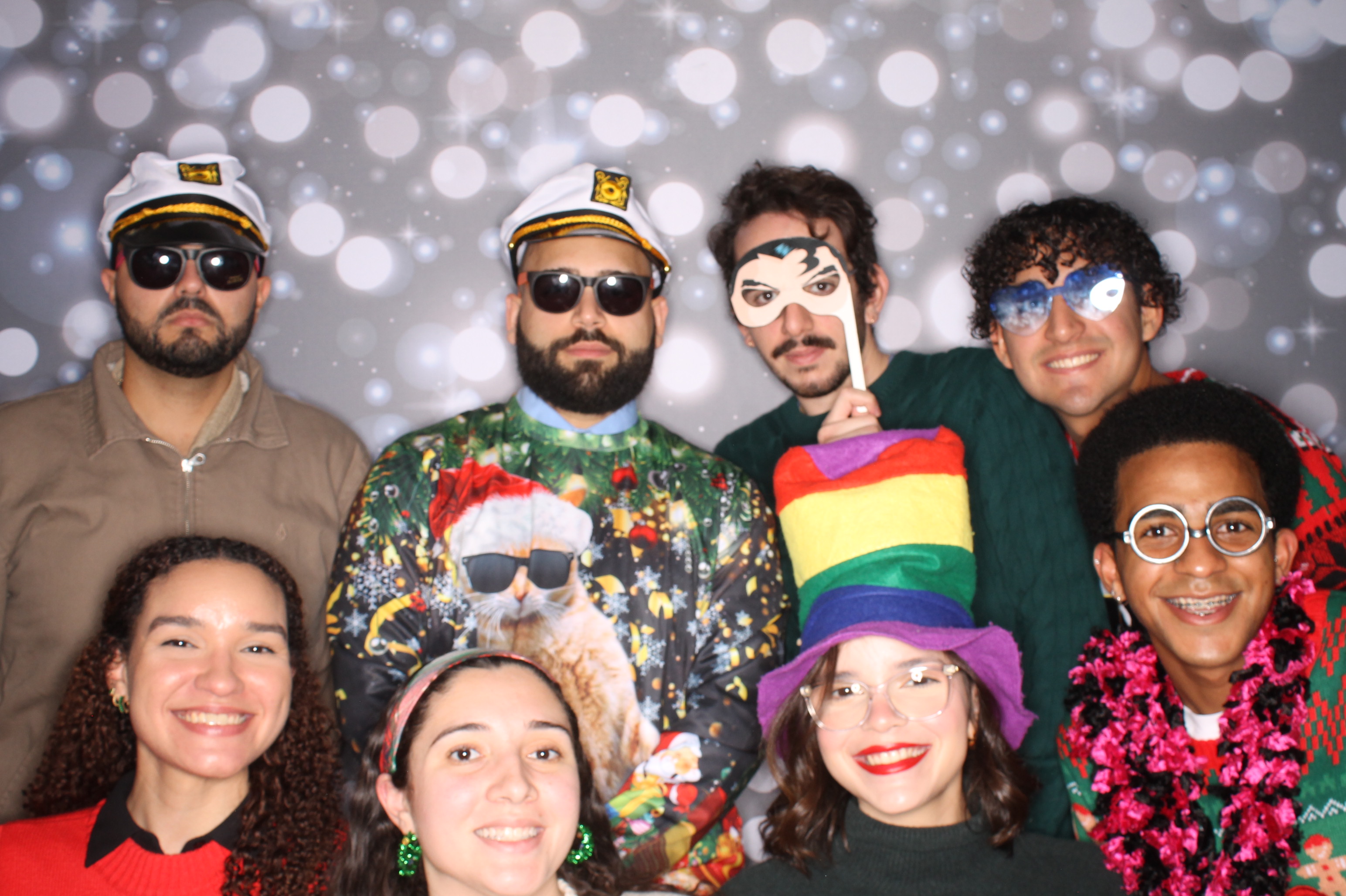 GE Feliz Navidad | View more photos from the event at gallery.photoboothcincy.com/u/PhotoBoothCincy/GE-Feliz-Navidad