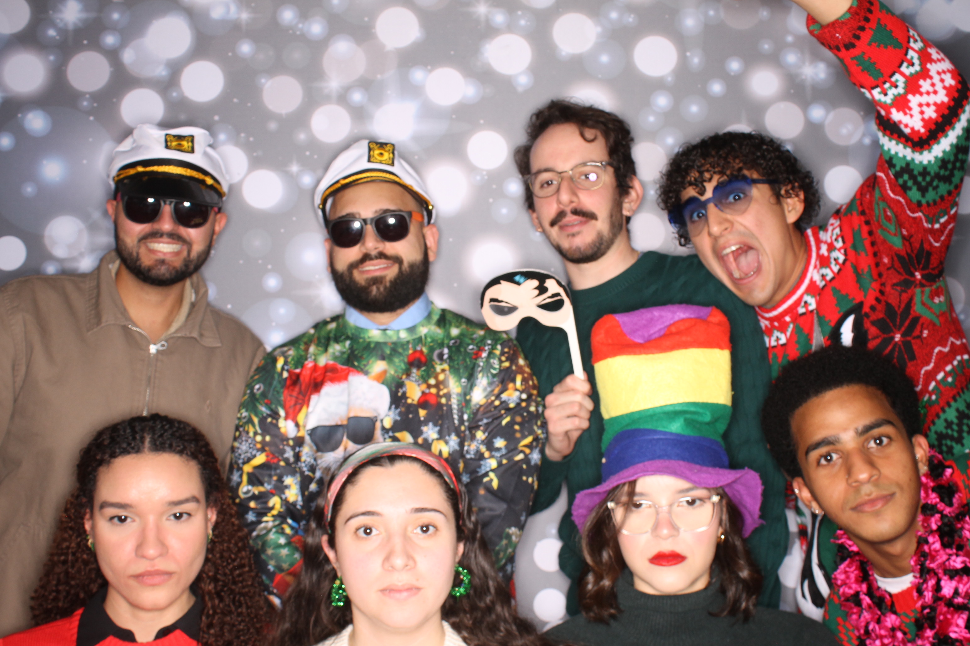 GE Feliz Navidad | View more photos from the event at gallery.photoboothcincy.com/u/PhotoBoothCincy/GE-Feliz-Navidad
