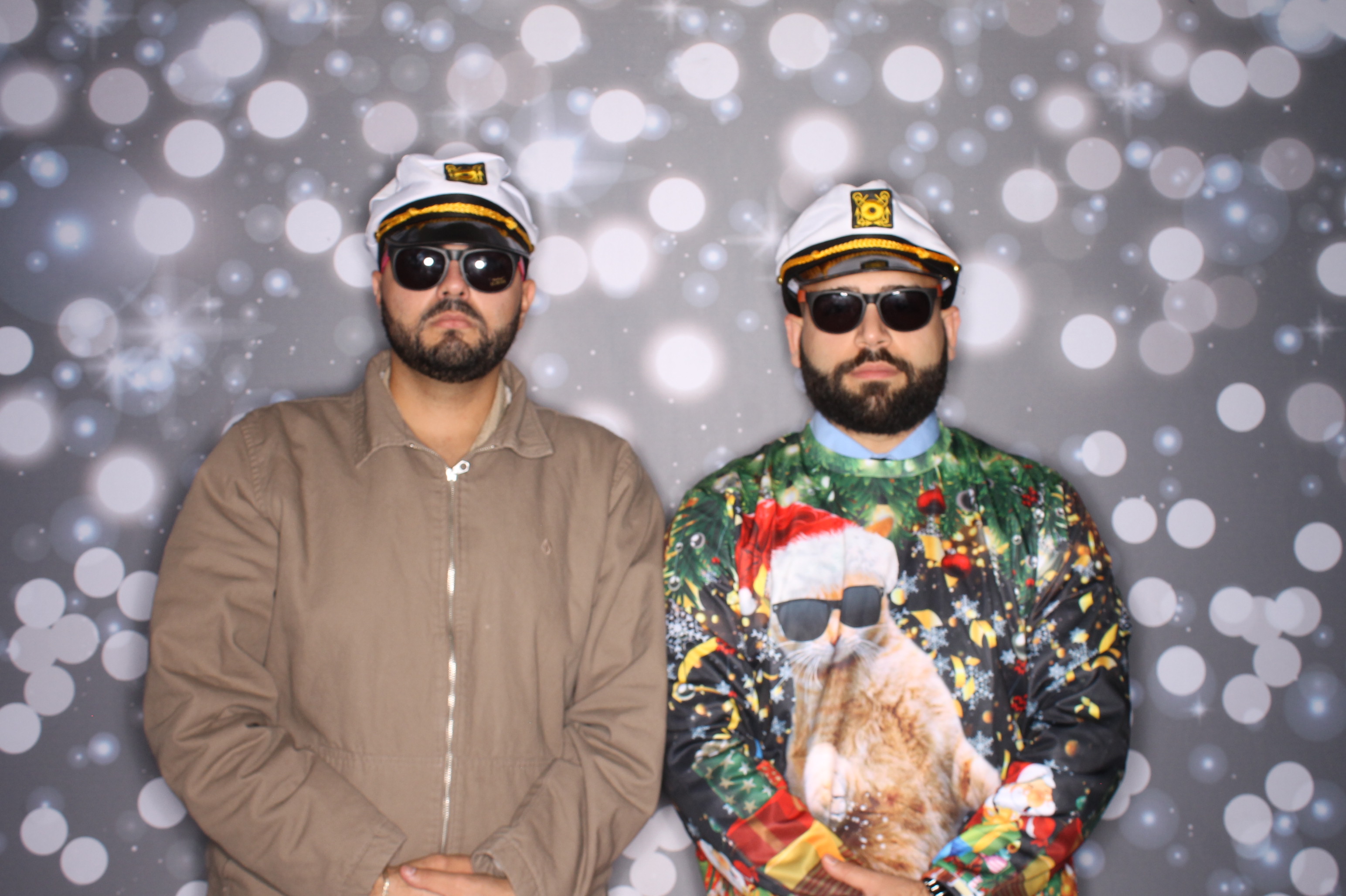 GE Feliz Navidad | View more photos from the event at gallery.photoboothcincy.com/u/PhotoBoothCincy/GE-Feliz-Navidad