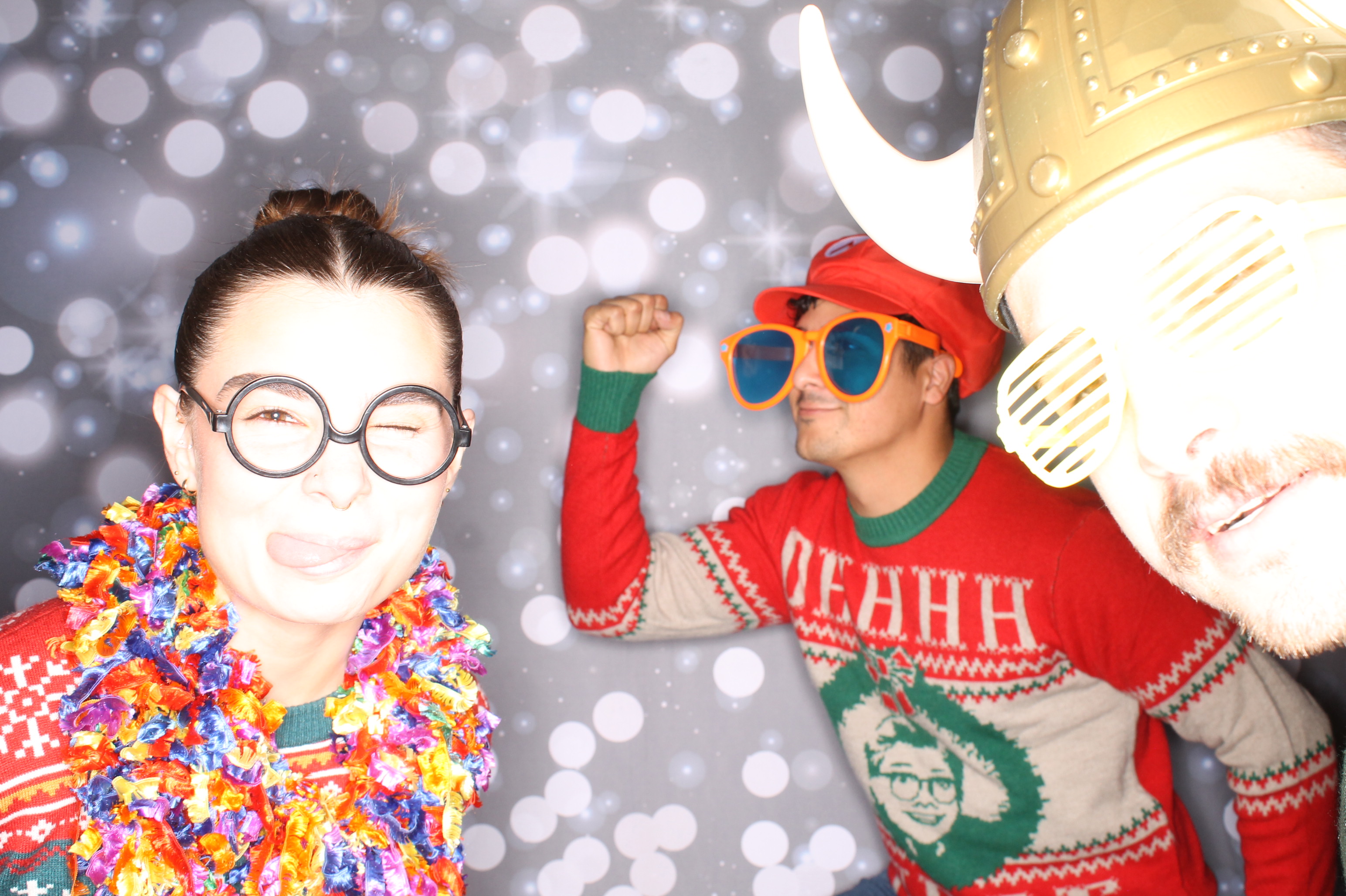 GE Feliz Navidad | View more photos from the event at gallery.photoboothcincy.com/u/PhotoBoothCincy/GE-Feliz-Navidad