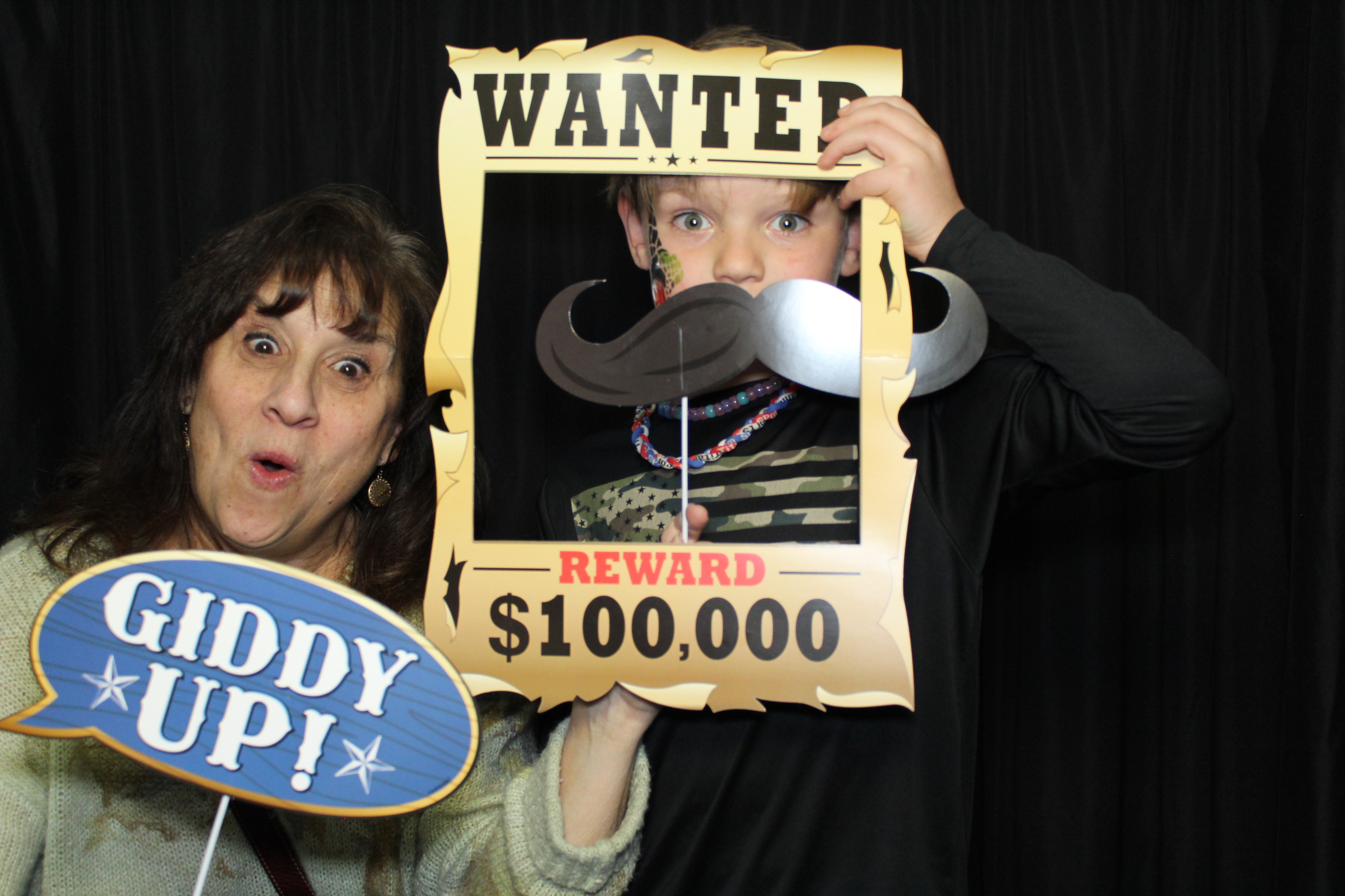 Girl Scouts | View more photos from the event at gallery.photoboothcincy.com/u/PhotoBoothCincy/Girl-Scouts