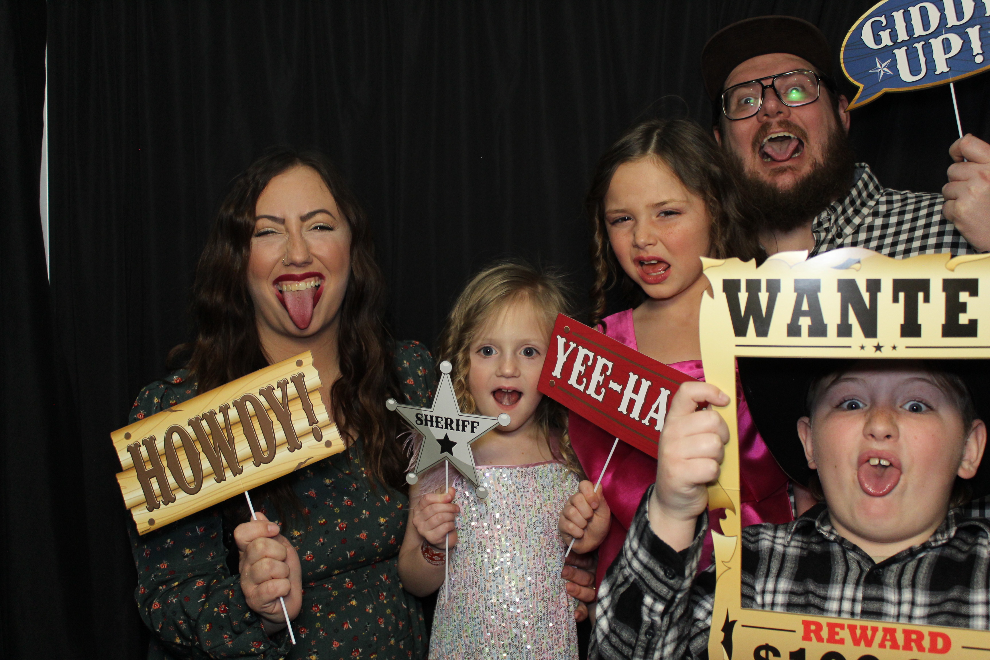 Girl Scouts | View more photos from the event at gallery.photoboothcincy.com/u/PhotoBoothCincy/Girl-Scouts