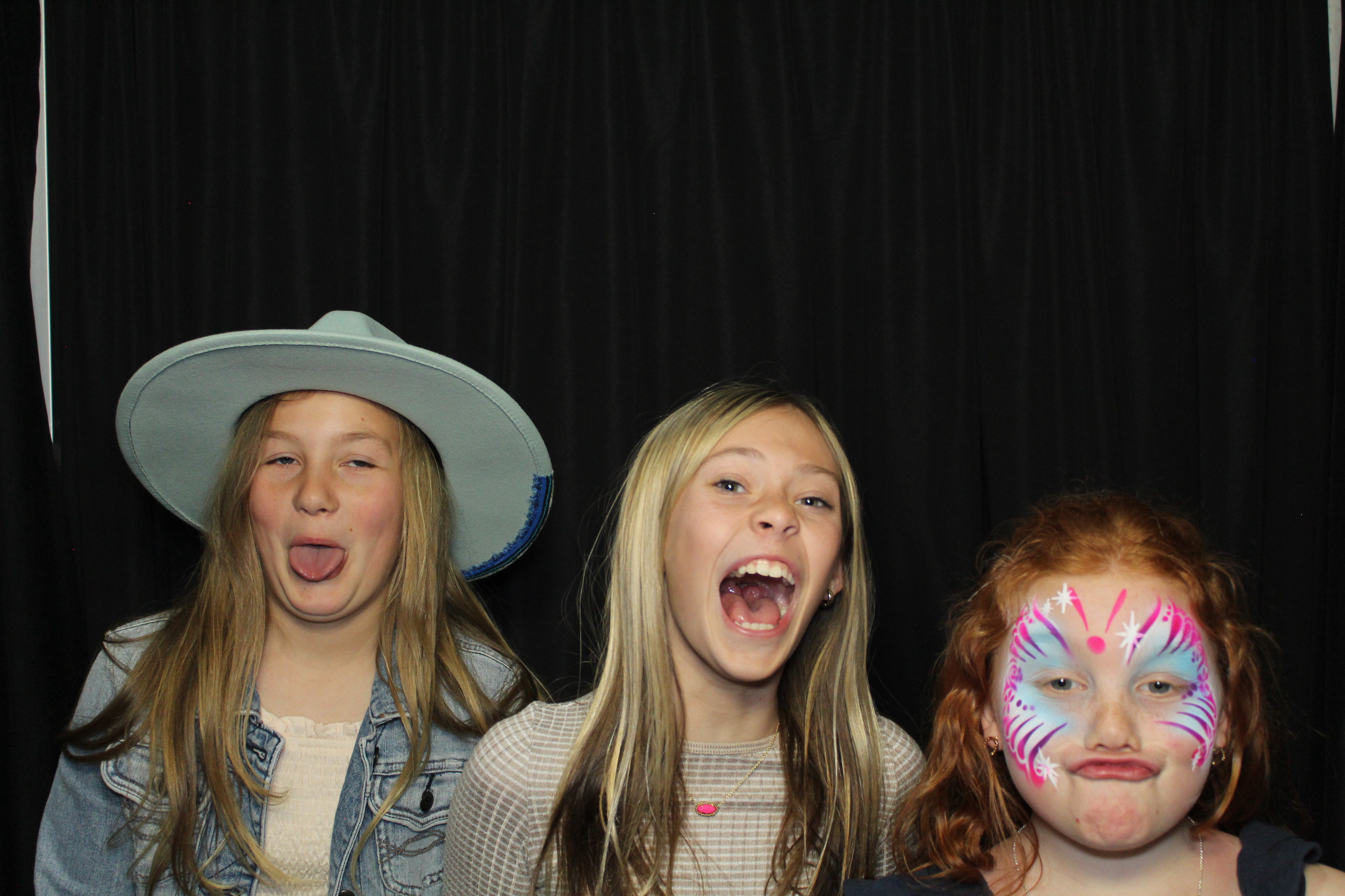 Girl Scouts | View more photos from the event at gallery.photoboothcincy.com/u/PhotoBoothCincy/Girl-Scouts