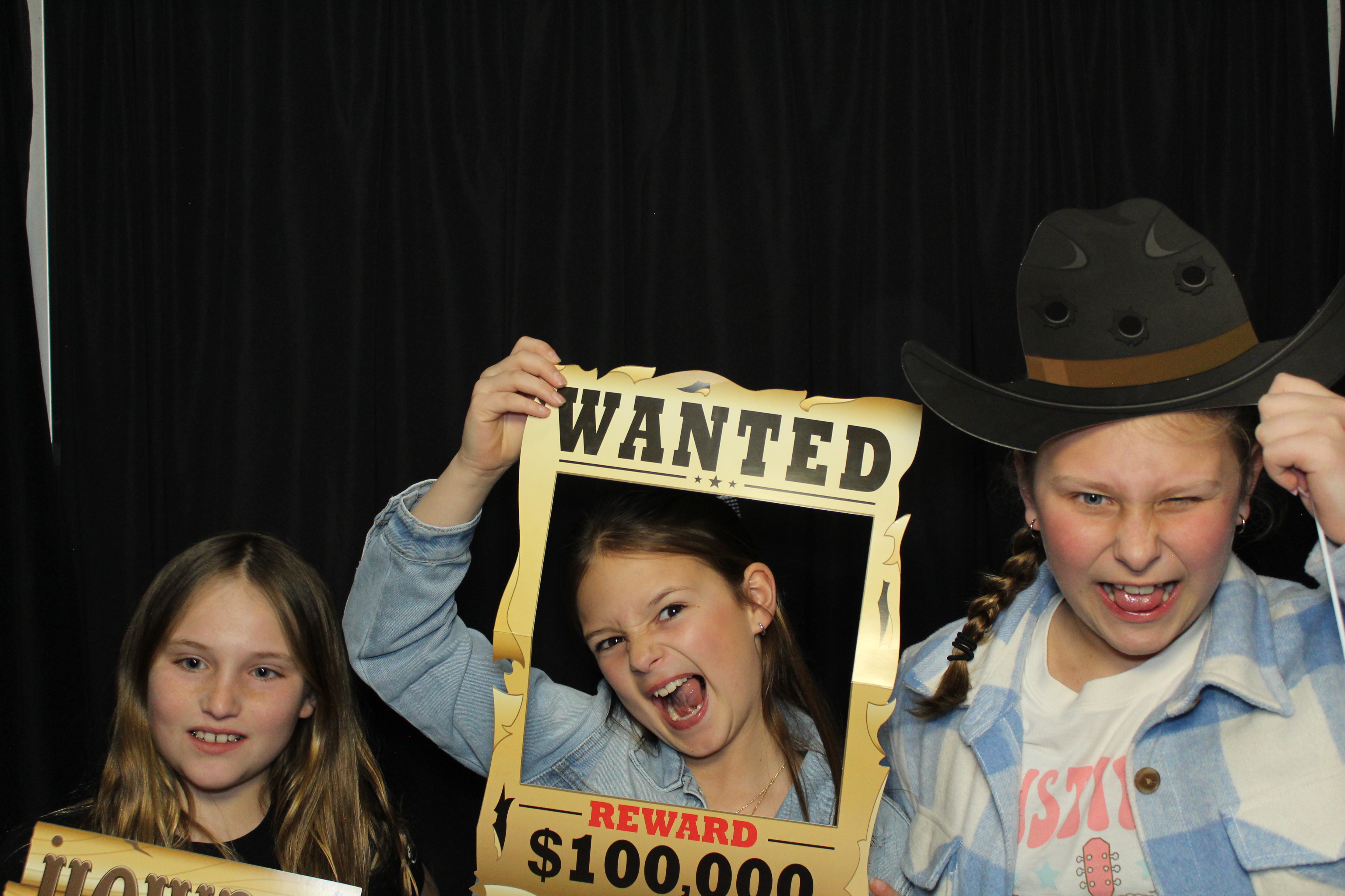 Girl Scouts | View more photos from the event at gallery.photoboothcincy.com/u/PhotoBoothCincy/Girl-Scouts