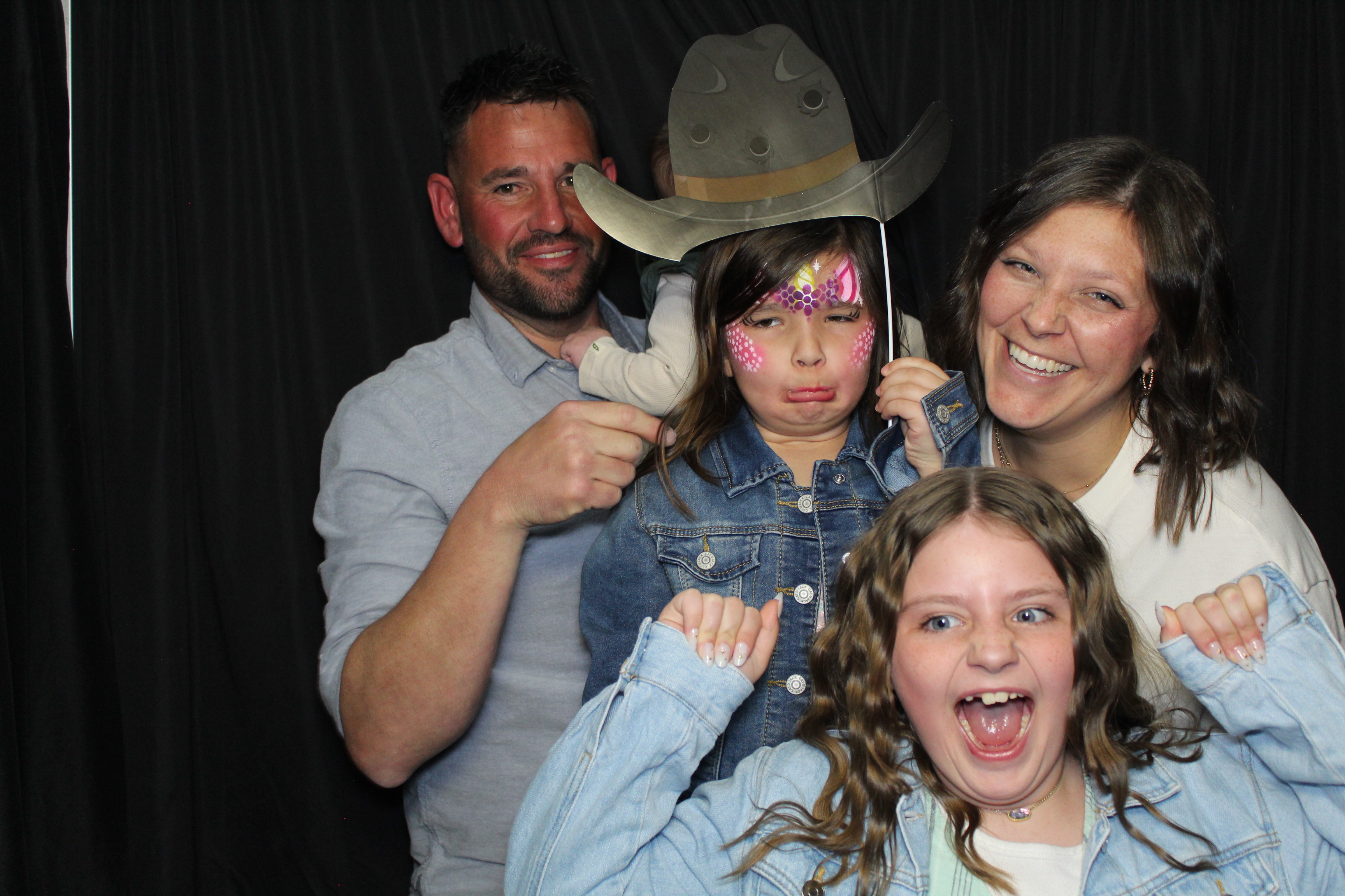 Girl Scouts | View more photos from the event at gallery.photoboothcincy.com/u/PhotoBoothCincy/Girl-Scouts