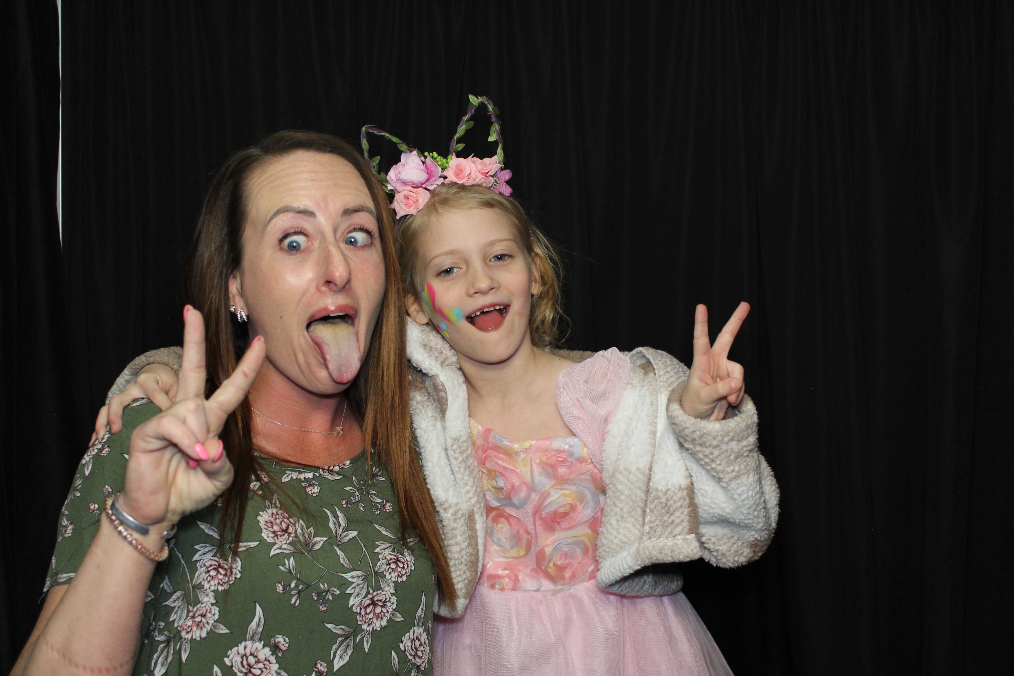 Girl Scouts | View more photos from the event at gallery.photoboothcincy.com/u/PhotoBoothCincy/Girl-Scouts
