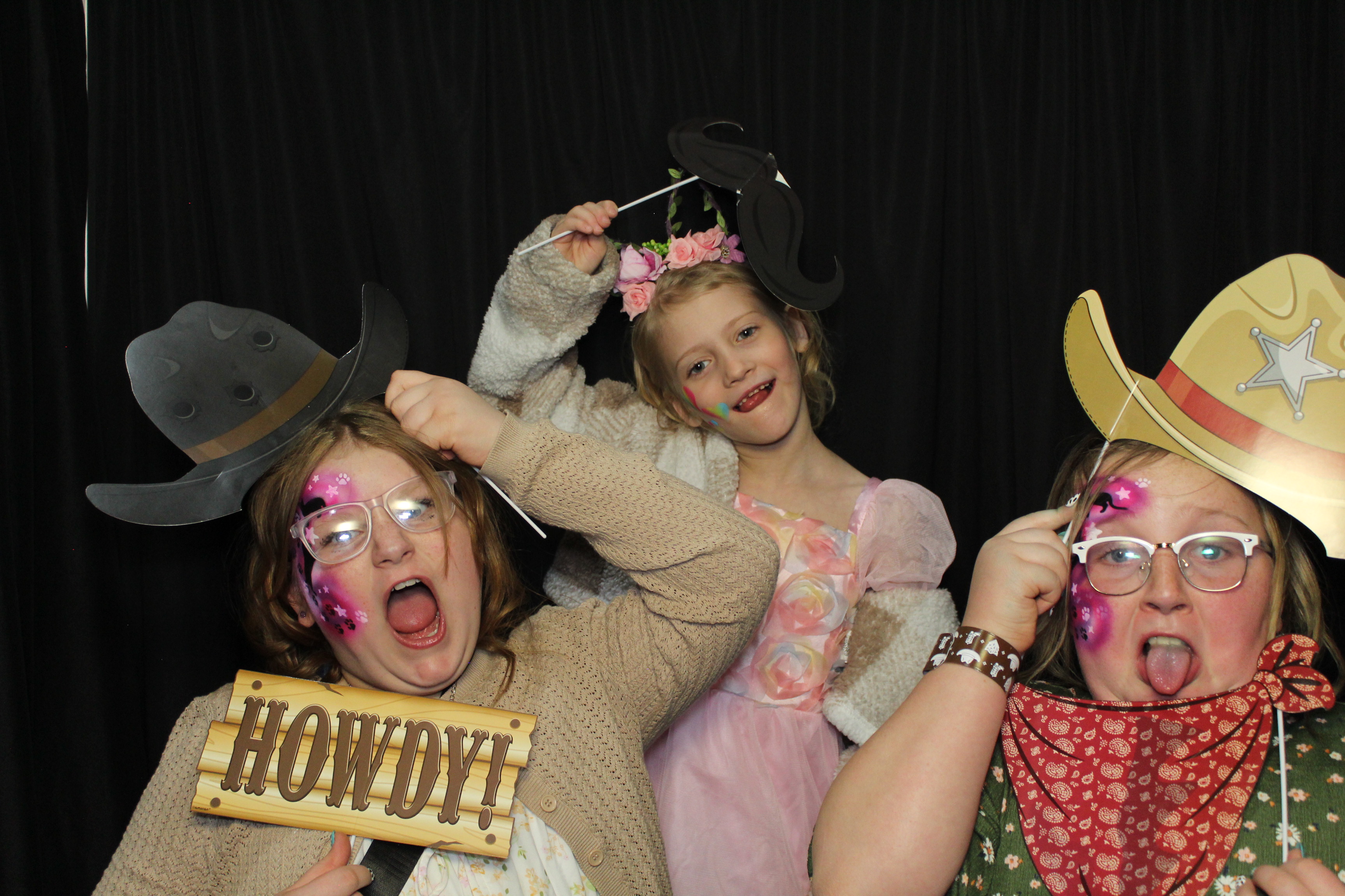 Girl Scouts | View more photos from the event at gallery.photoboothcincy.com/u/PhotoBoothCincy/Girl-Scouts