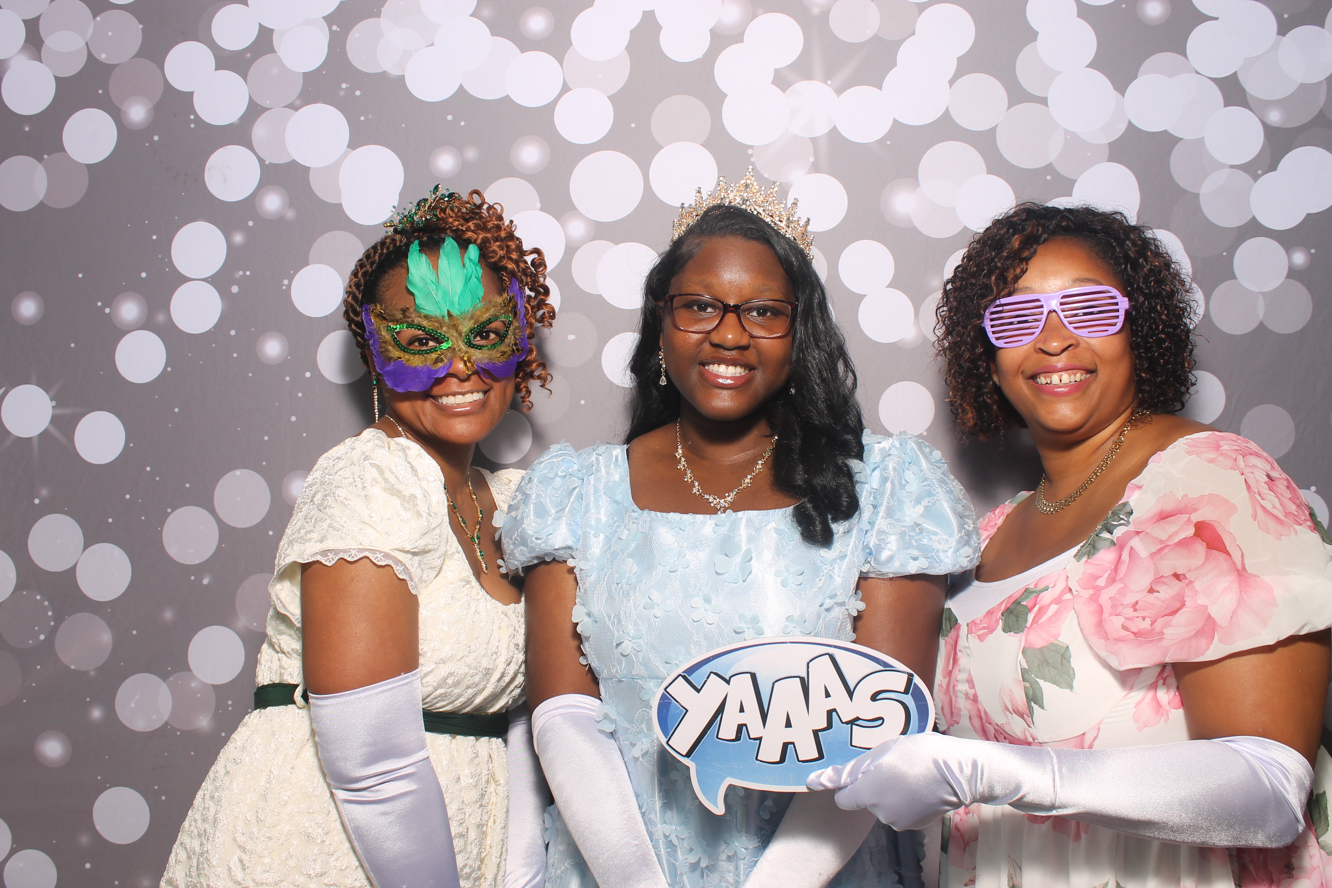 Graduation Celebration | View more photos from the event at gallery.photoboothcincy.com/u/PhotoBoothCincy/Graduation-Celebration