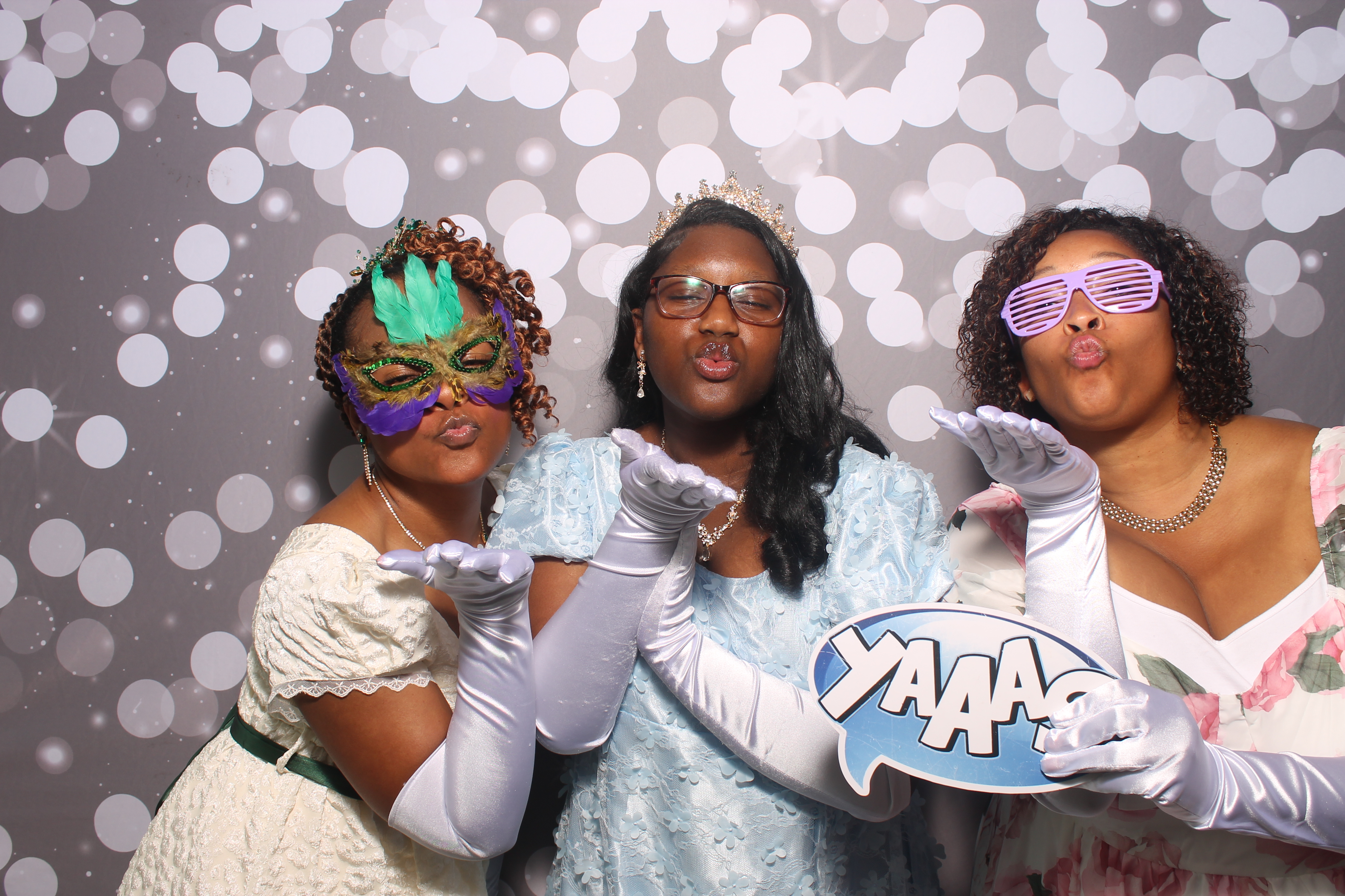Graduation Celebration | View more photos from the event at gallery.photoboothcincy.com/u/PhotoBoothCincy/Graduation-Celebration