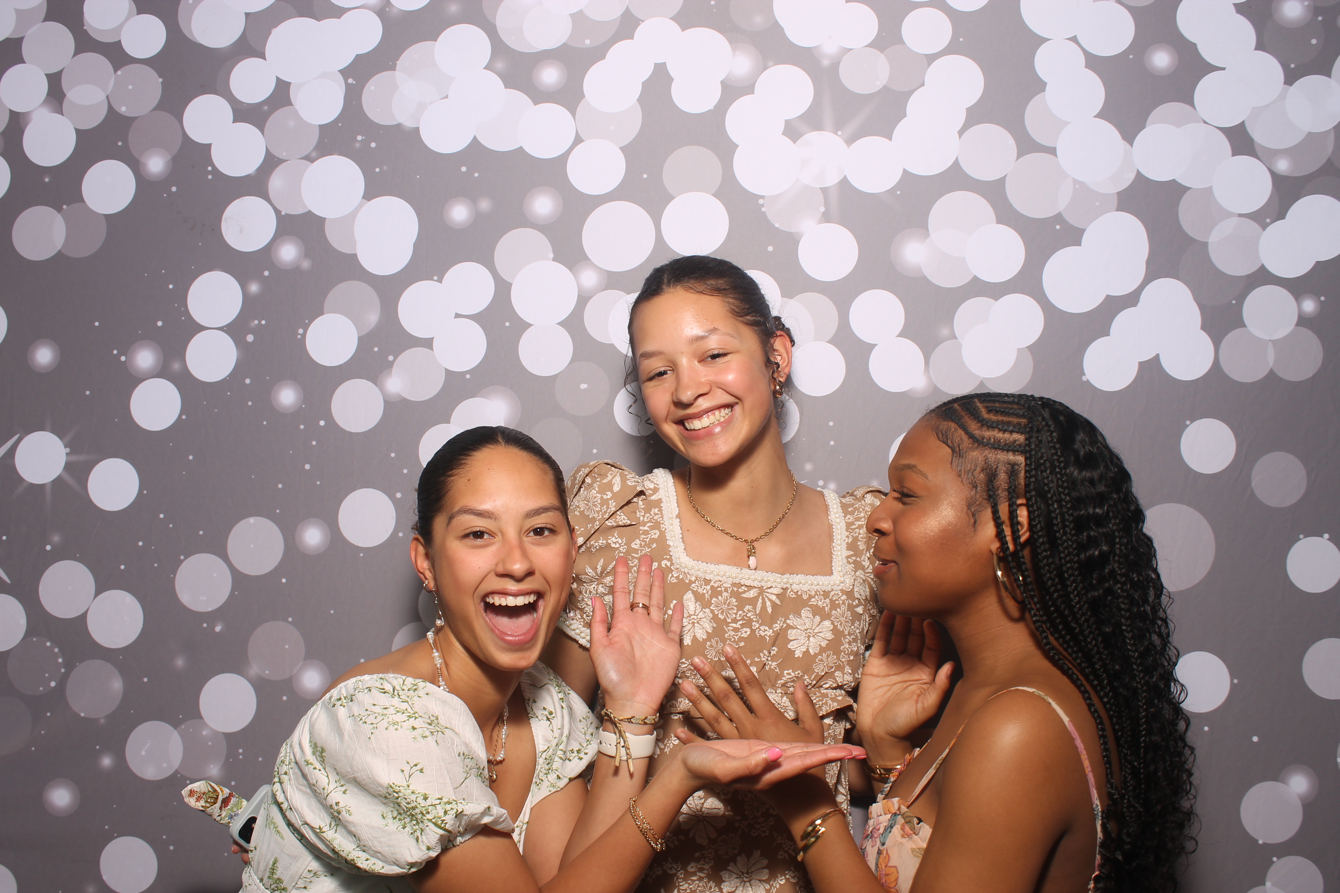 Graduation Celebration | View more photos from the event at gallery.photoboothcincy.com/u/PhotoBoothCincy/Graduation-Celebration