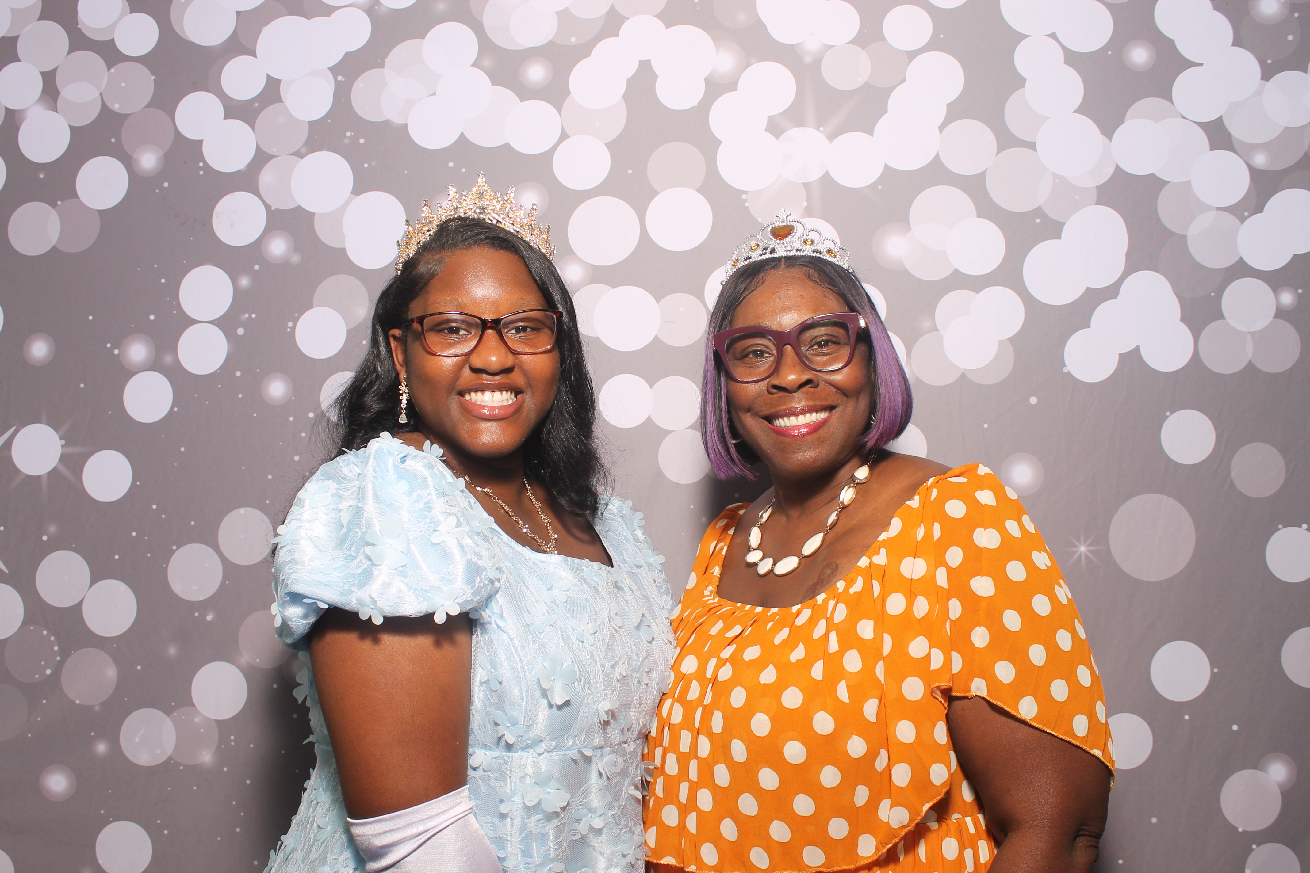 Graduation Celebration | View more photos from the event at gallery.photoboothcincy.com/u/PhotoBoothCincy/Graduation-Celebration
