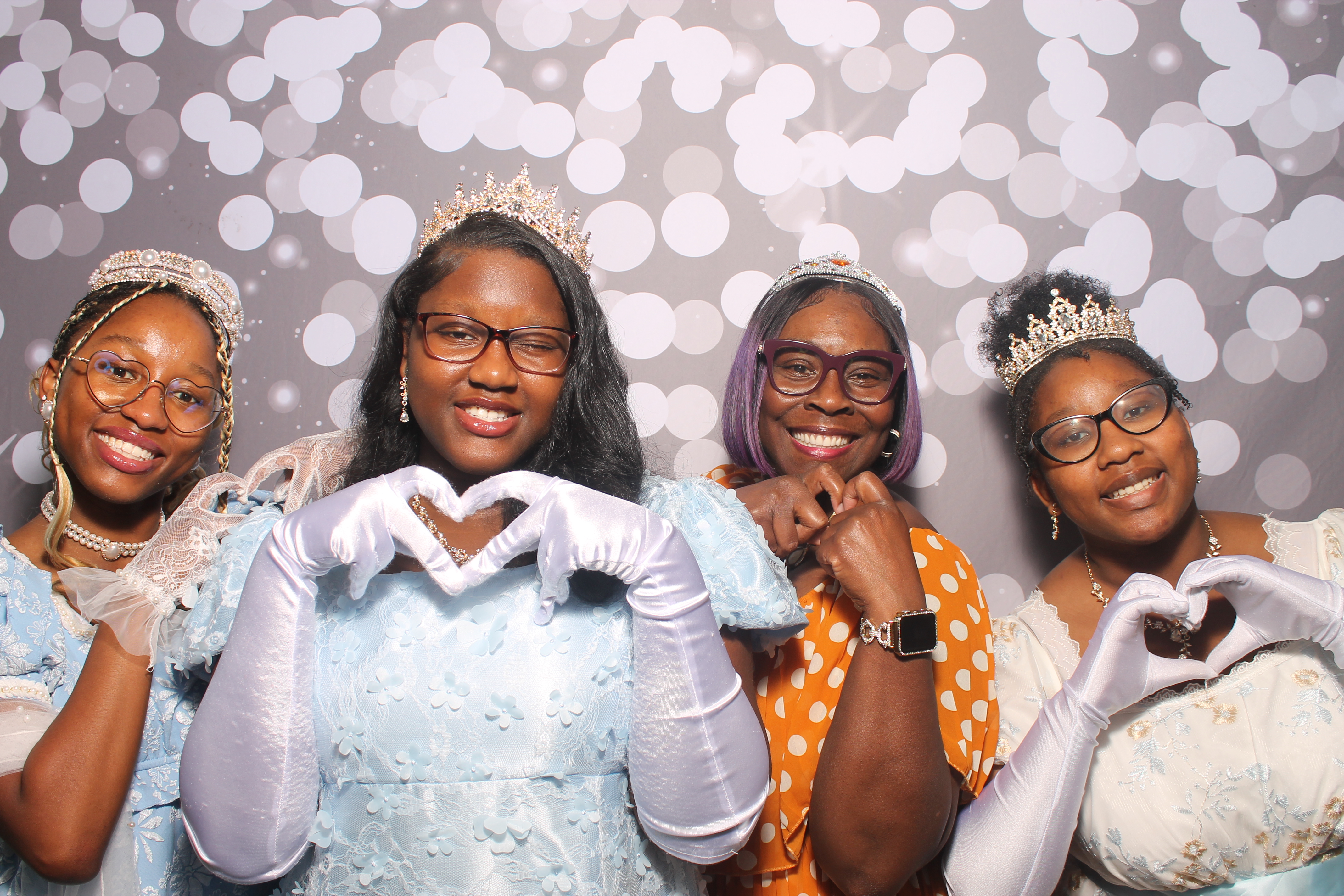 Graduation Celebration | View more photos from the event at gallery.photoboothcincy.com/u/PhotoBoothCincy/Graduation-Celebration