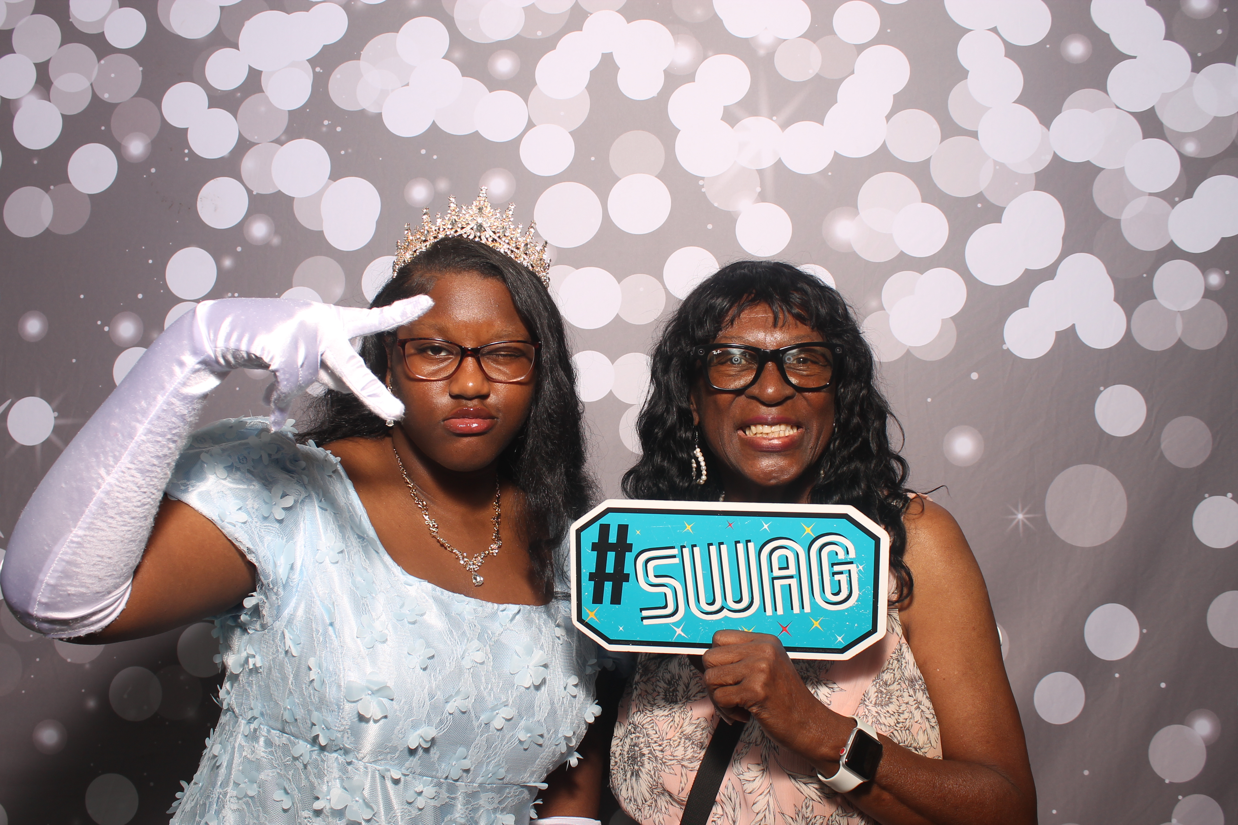 Graduation Celebration | View more photos from the event at gallery.photoboothcincy.com/u/PhotoBoothCincy/Graduation-Celebration