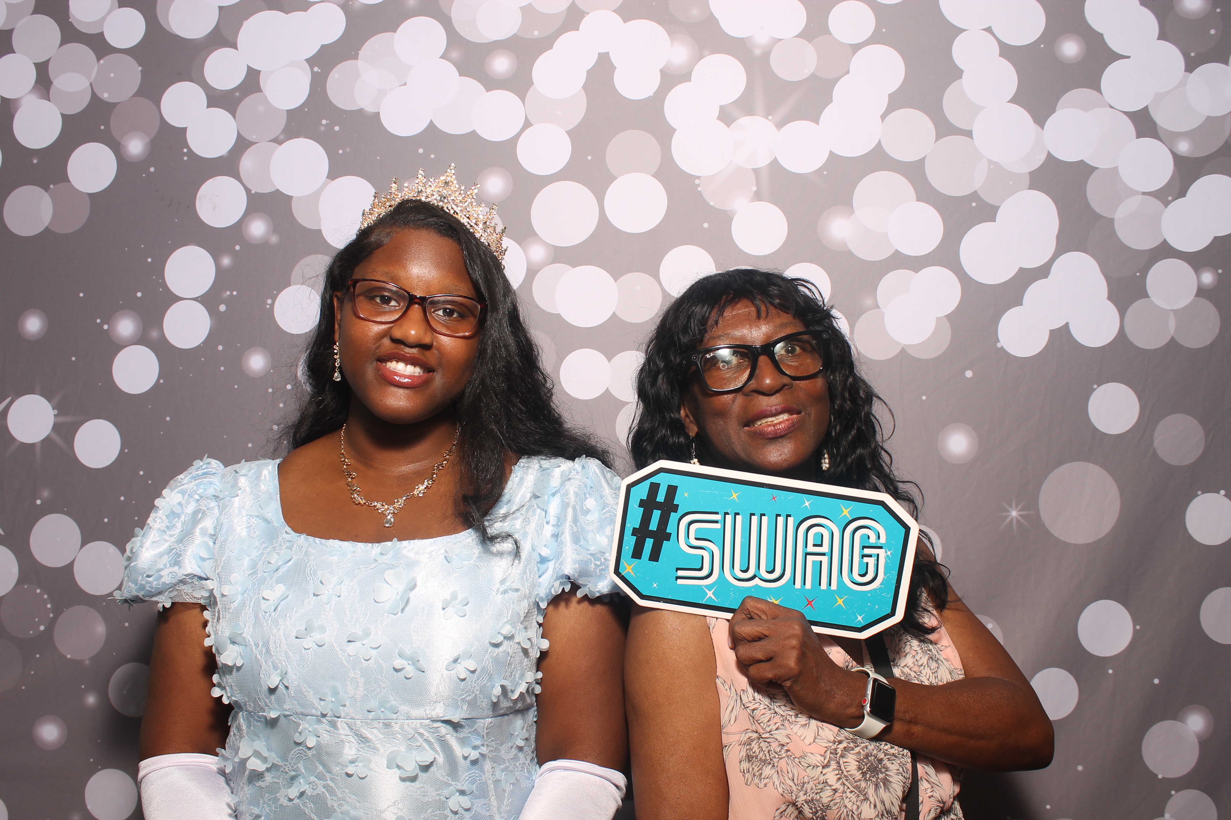 Graduation Celebration | View more photos from the event at gallery.photoboothcincy.com/u/PhotoBoothCincy/Graduation-Celebration