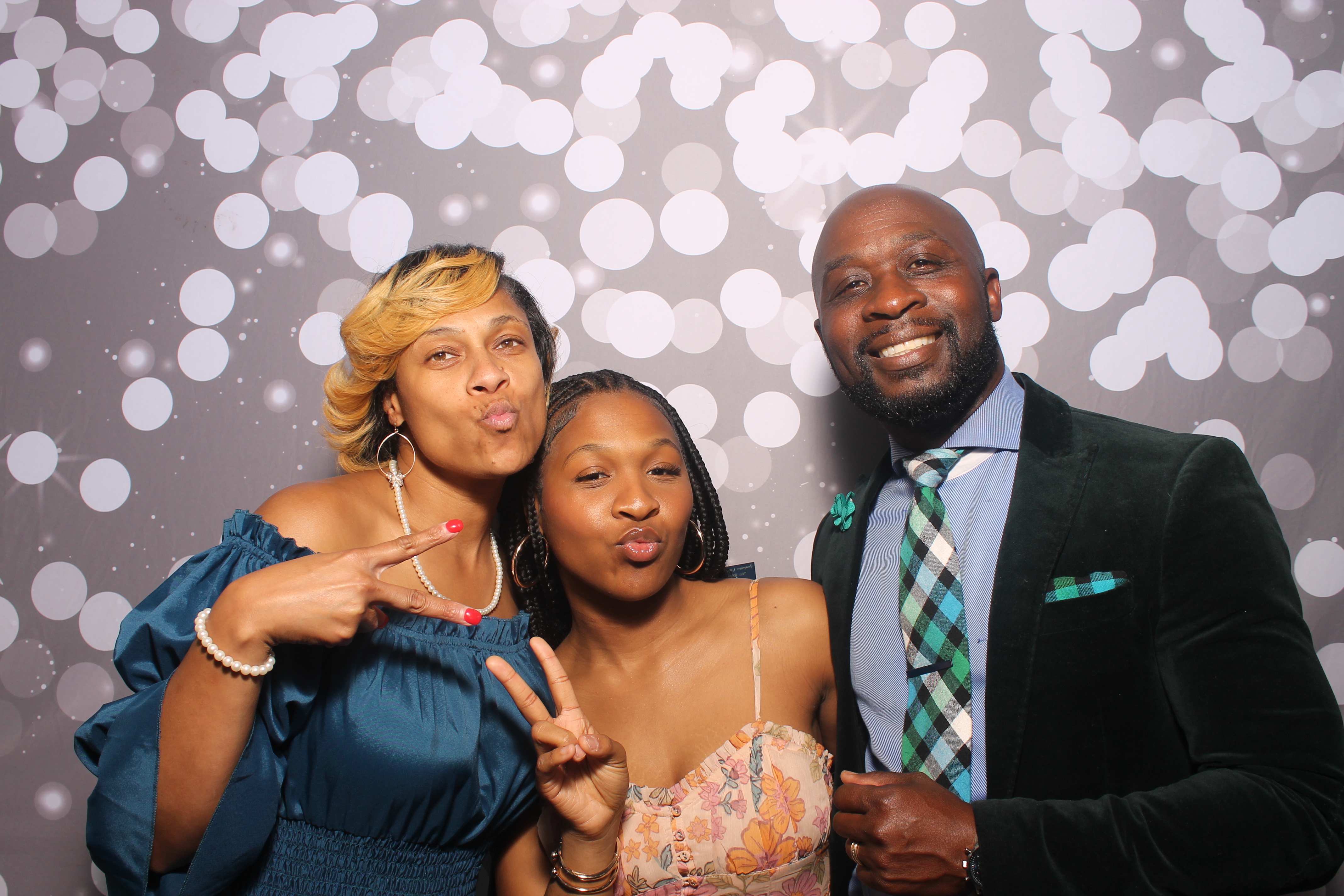Graduation Celebration | View more photos from the event at gallery.photoboothcincy.com/u/PhotoBoothCincy/Graduation-Celebration