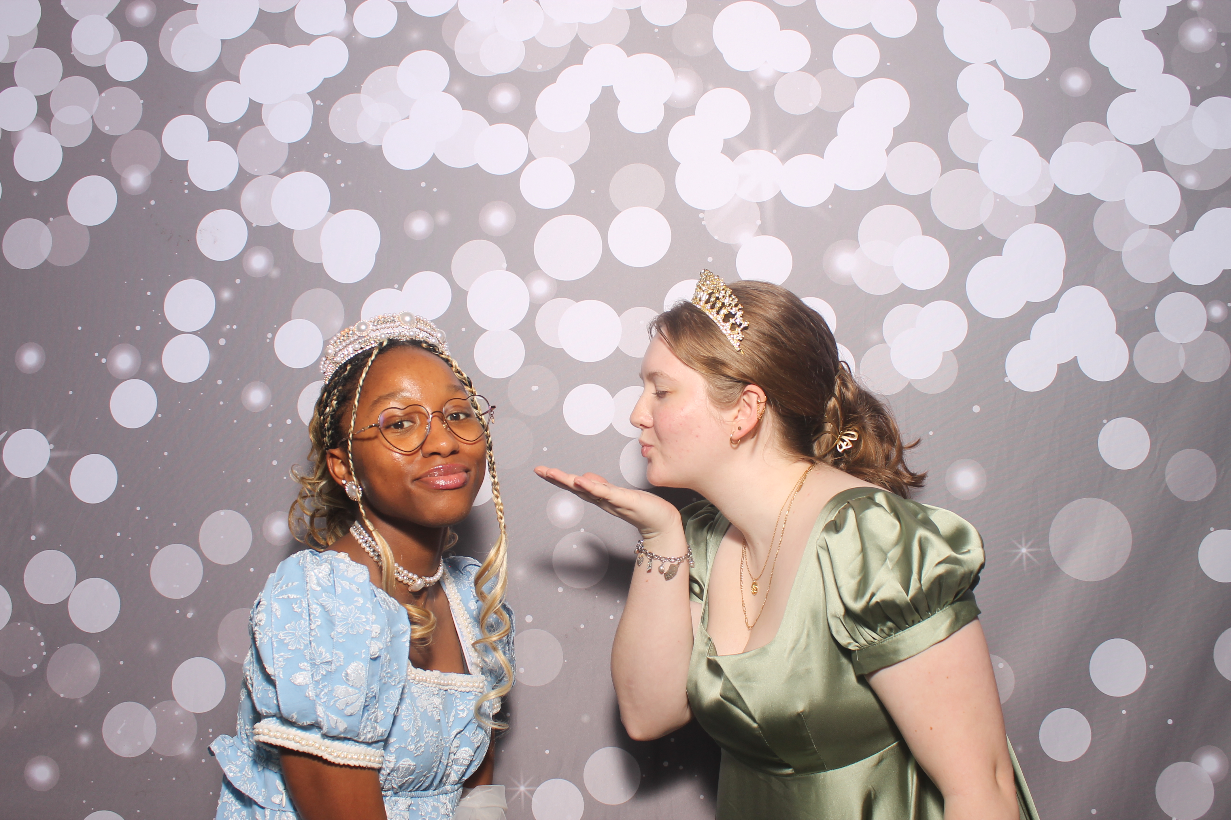 Graduation Celebration | View more photos from the event at gallery.photoboothcincy.com/u/PhotoBoothCincy/Graduation-Celebration