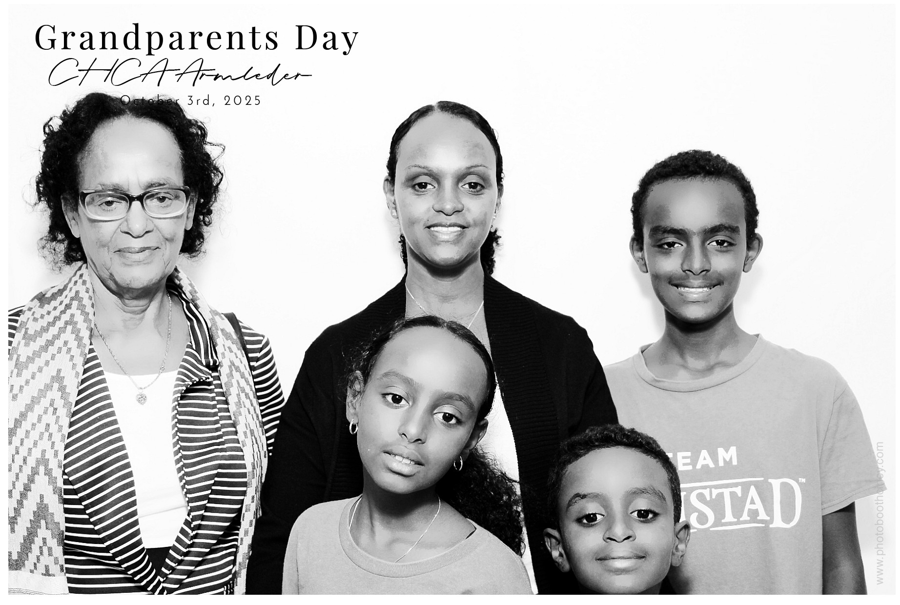 Grandparent's Day 2025! | View more photos from the event at gallery.photoboothcincy.com/u/PhotoBoothCincy/Grandparents-Day-2025