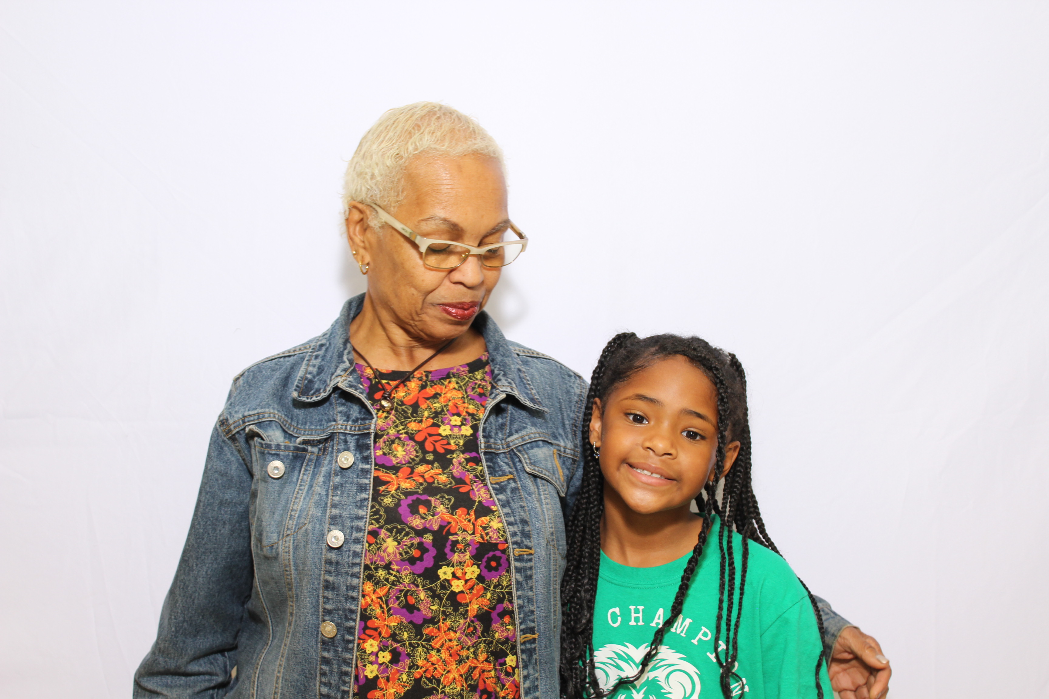 Grandparent's Day 2025! | View more photos from the event at gallery.photoboothcincy.com/u/PhotoBoothCincy/Grandparents-Day-2025
