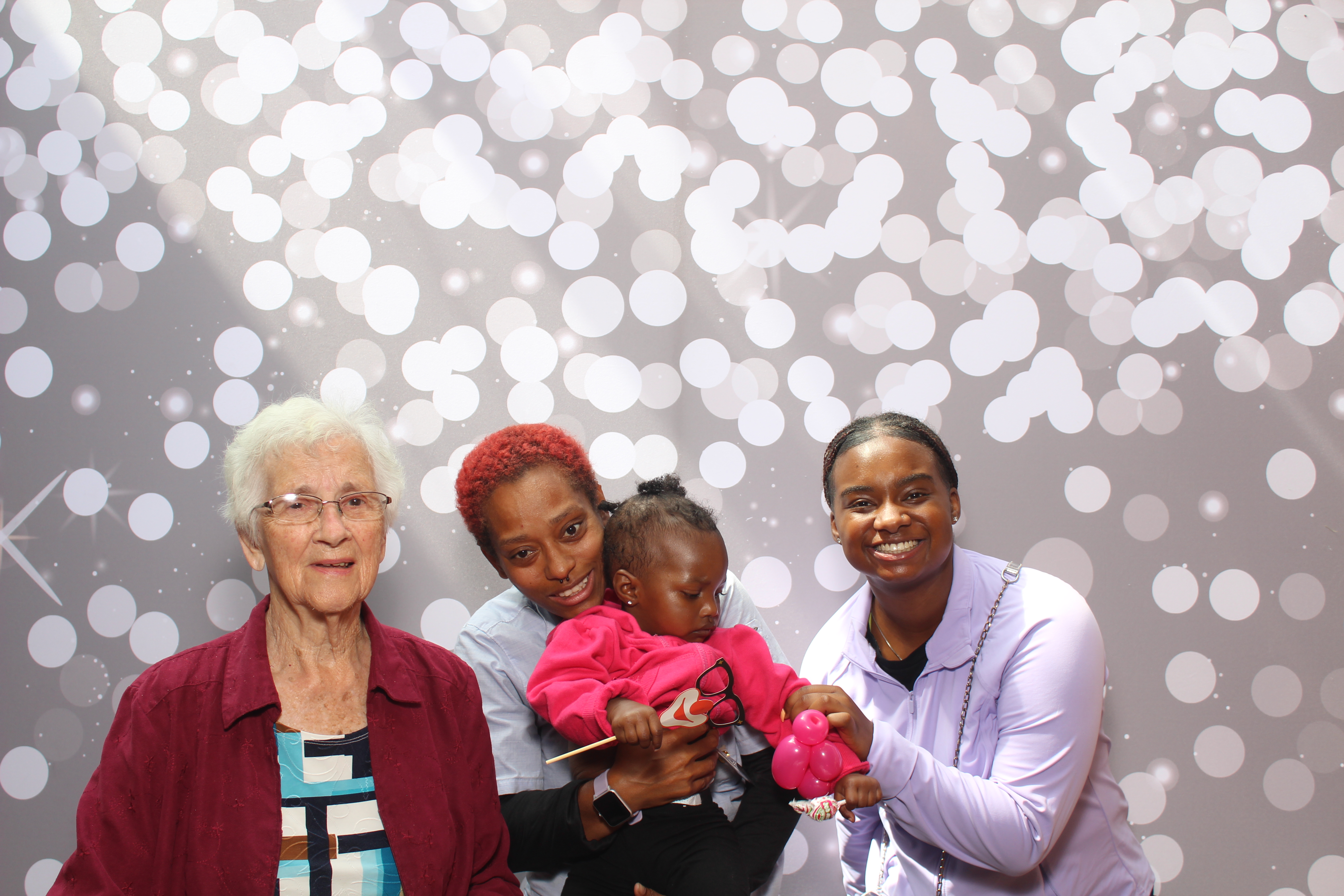 Grandparent's Day | View more photos from the event at gallery.photoboothcincy.com/u/PhotoBoothCincy/Grandparents-Day