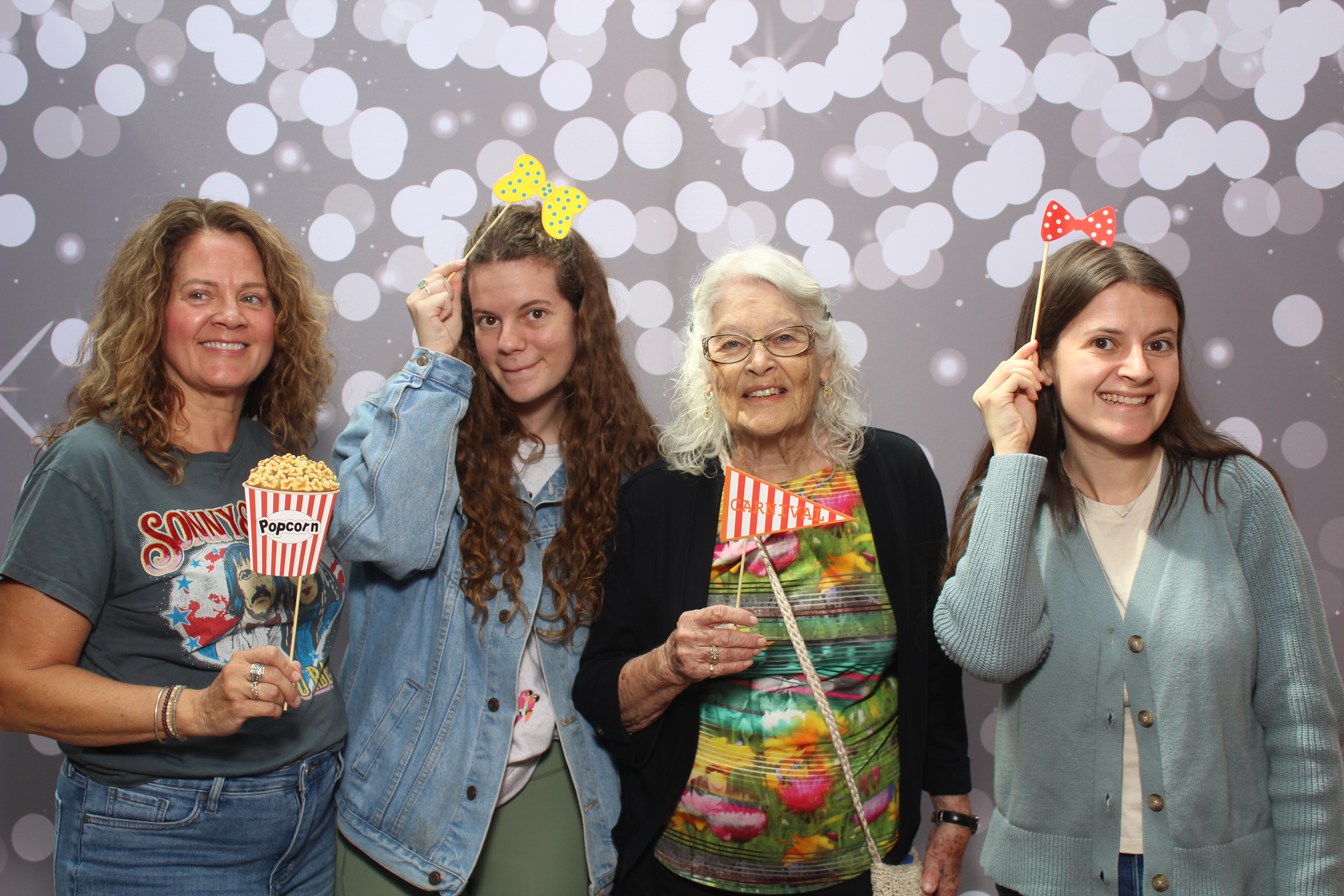 Grandparent's Day | View more photos from the event at gallery.photoboothcincy.com/u/PhotoBoothCincy/Grandparents-Day
