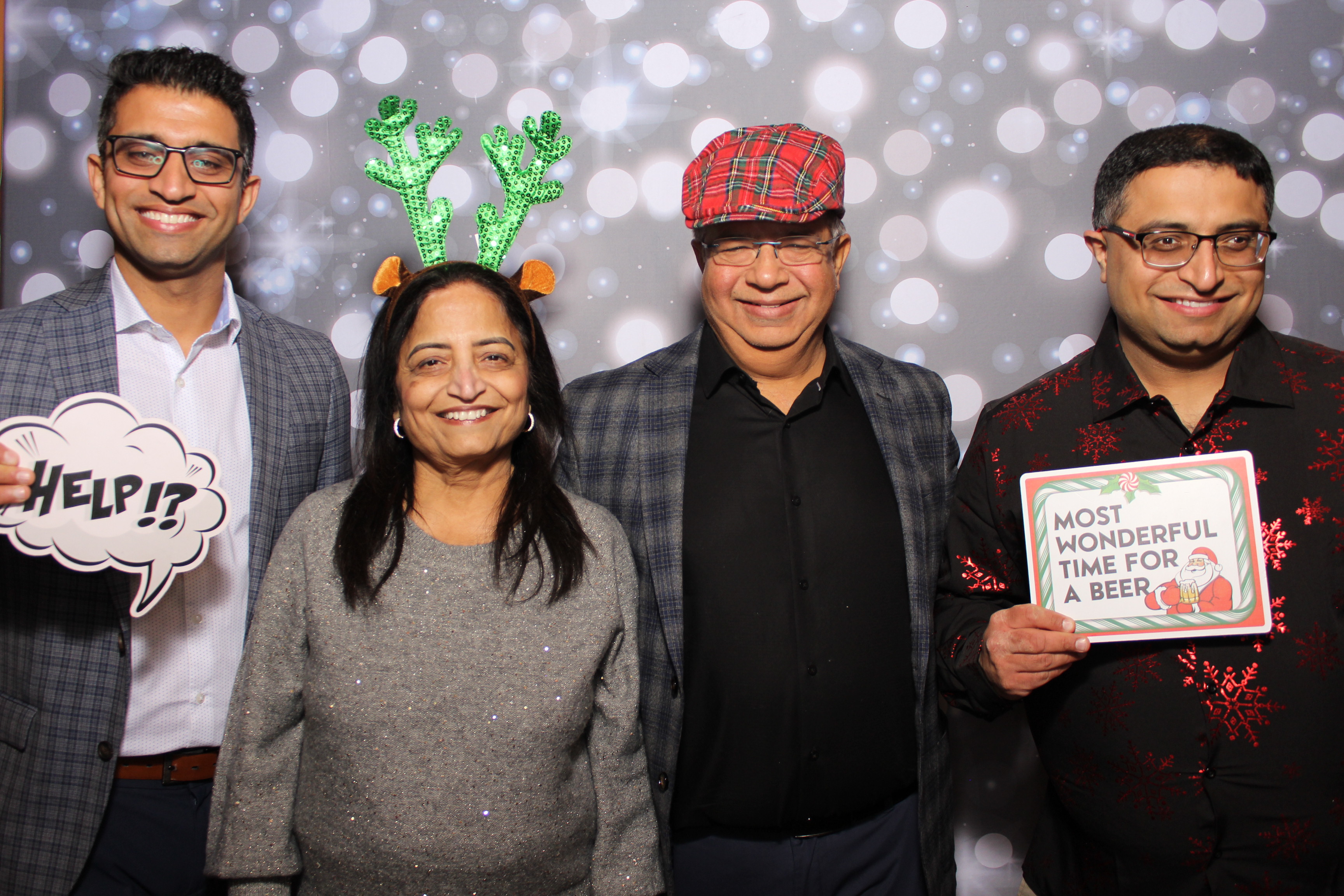 Great Clips Holiday Party | View more photos from the event at gallery.photoboothcincy.com/u/PhotoBoothCincy/Great-Clips-Holiday-Party