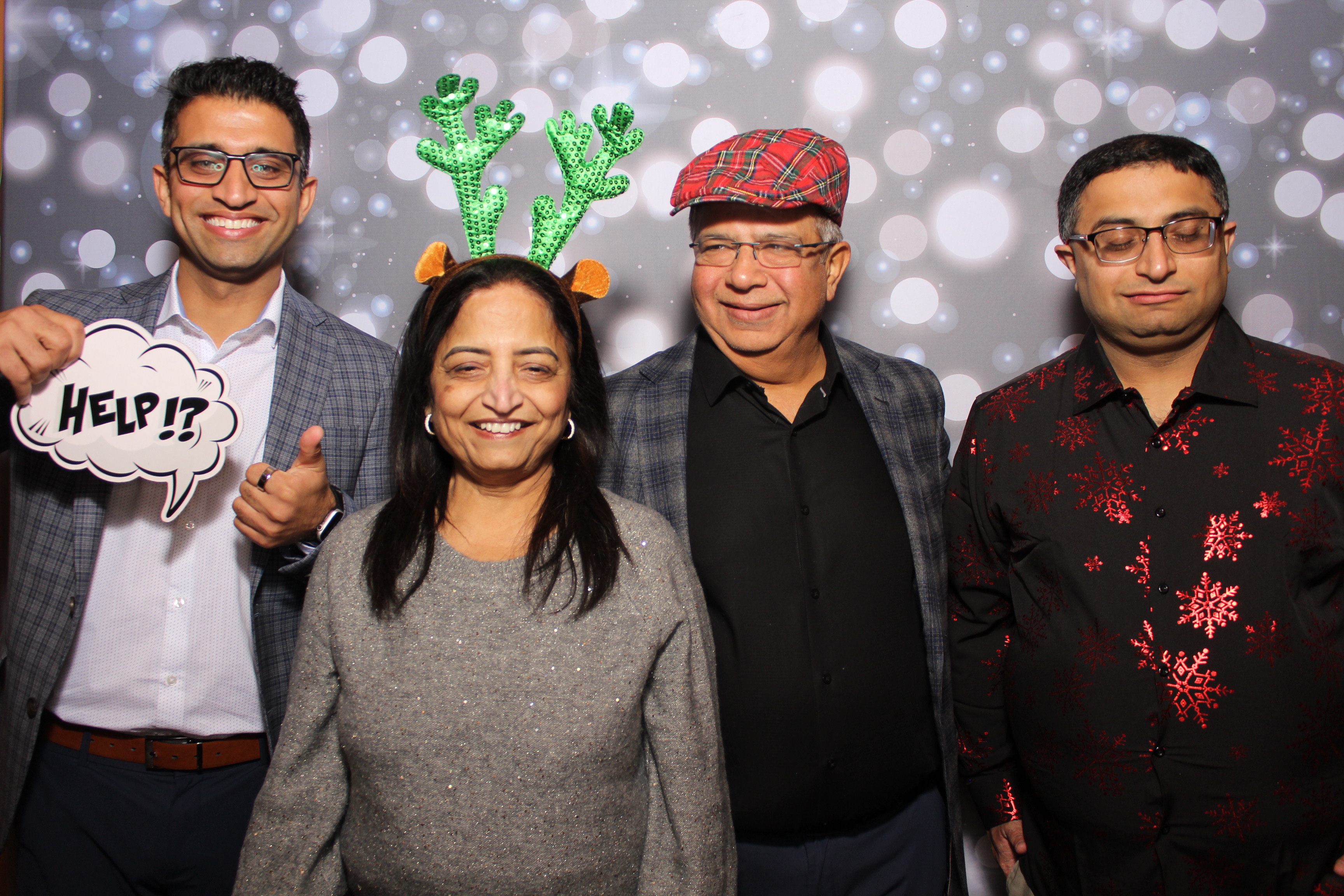 Great Clips Holiday Party | View more photos from the event at gallery.photoboothcincy.com/u/PhotoBoothCincy/Great-Clips-Holiday-Party