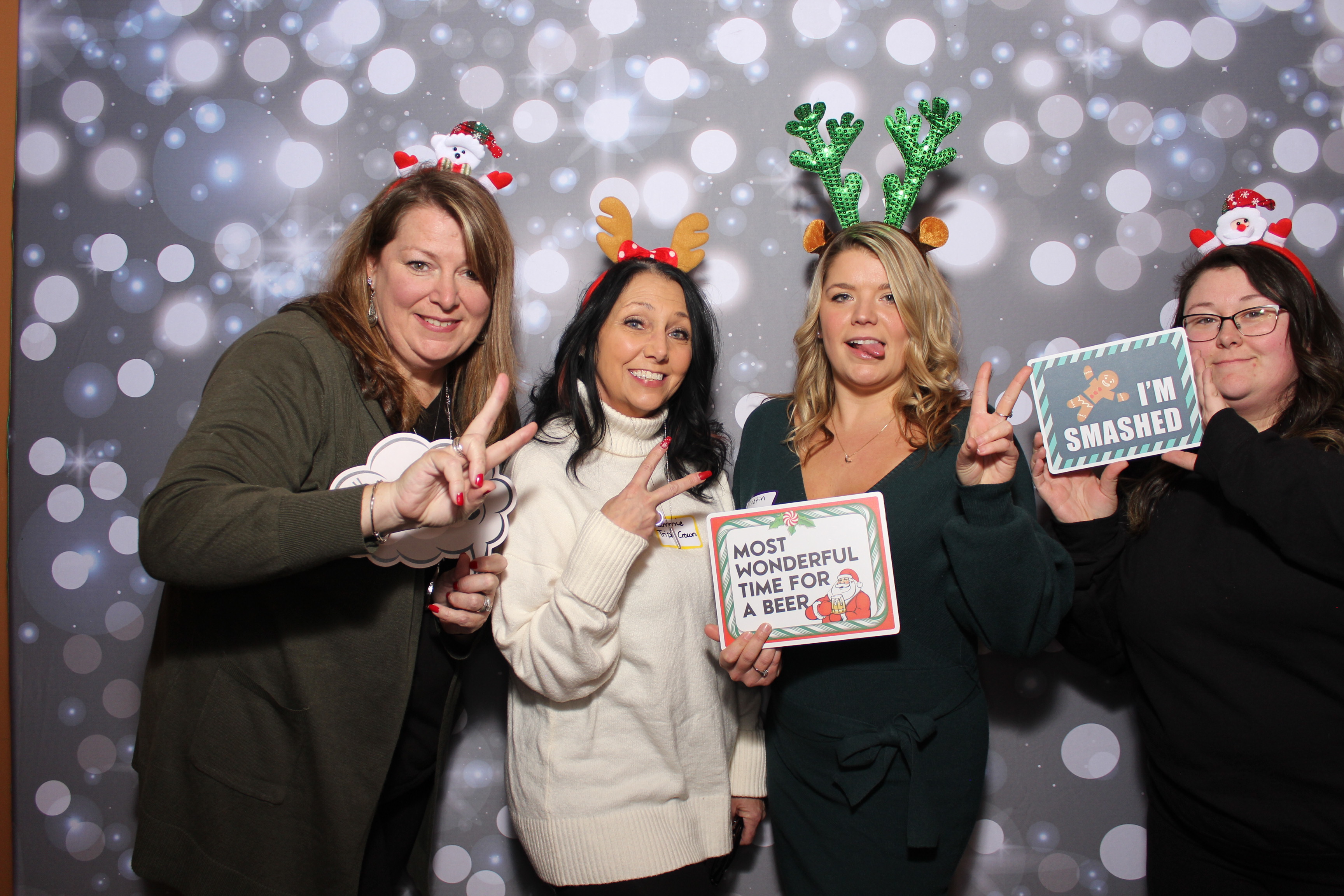 Great Clips Holiday Party | View more photos from the event at gallery.photoboothcincy.com/u/PhotoBoothCincy/Great-Clips-Holiday-Party
