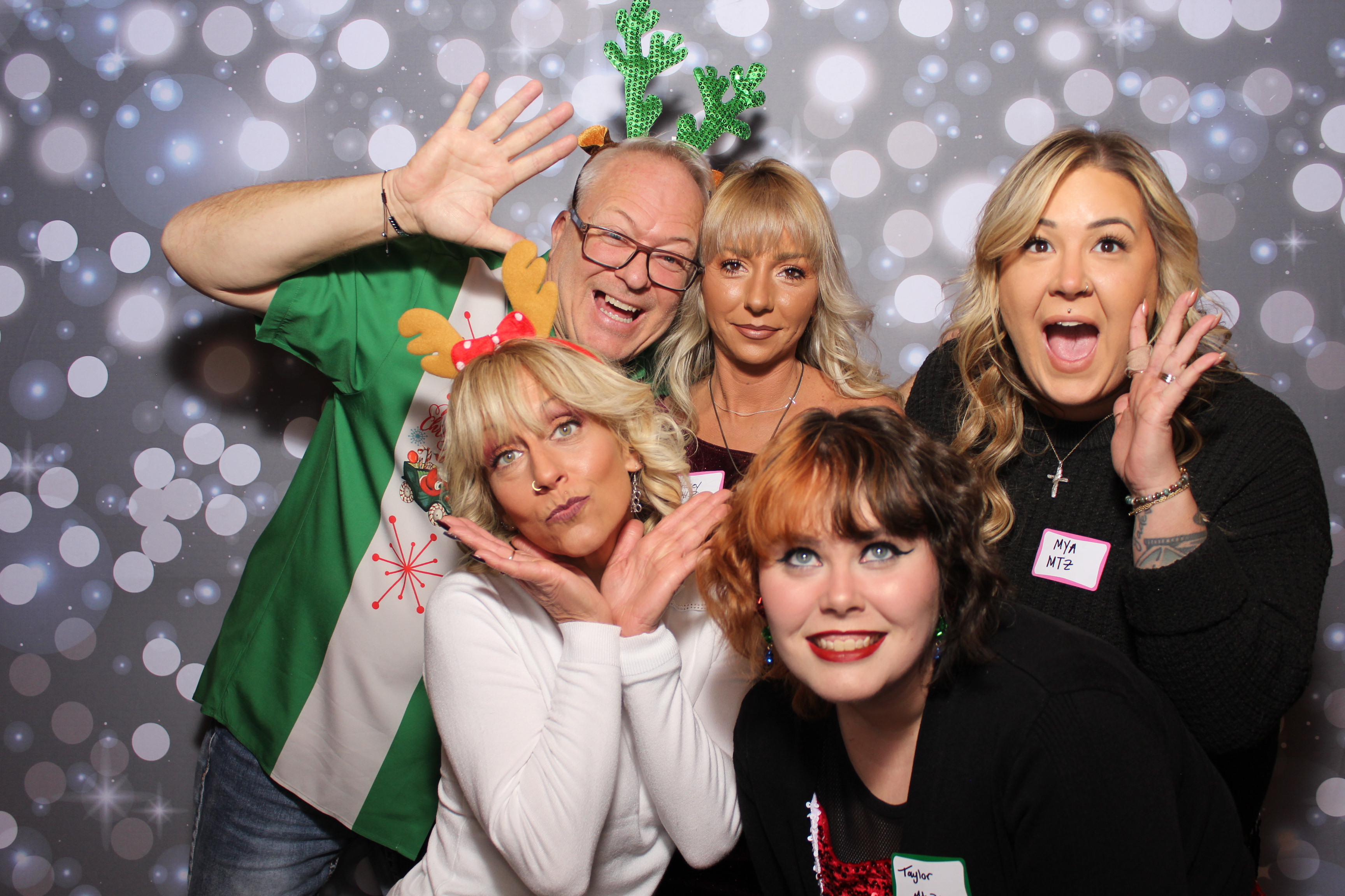 Great Clips Holiday Party | View more photos from the event at gallery.photoboothcincy.com/u/PhotoBoothCincy/Great-Clips-Holiday-Party