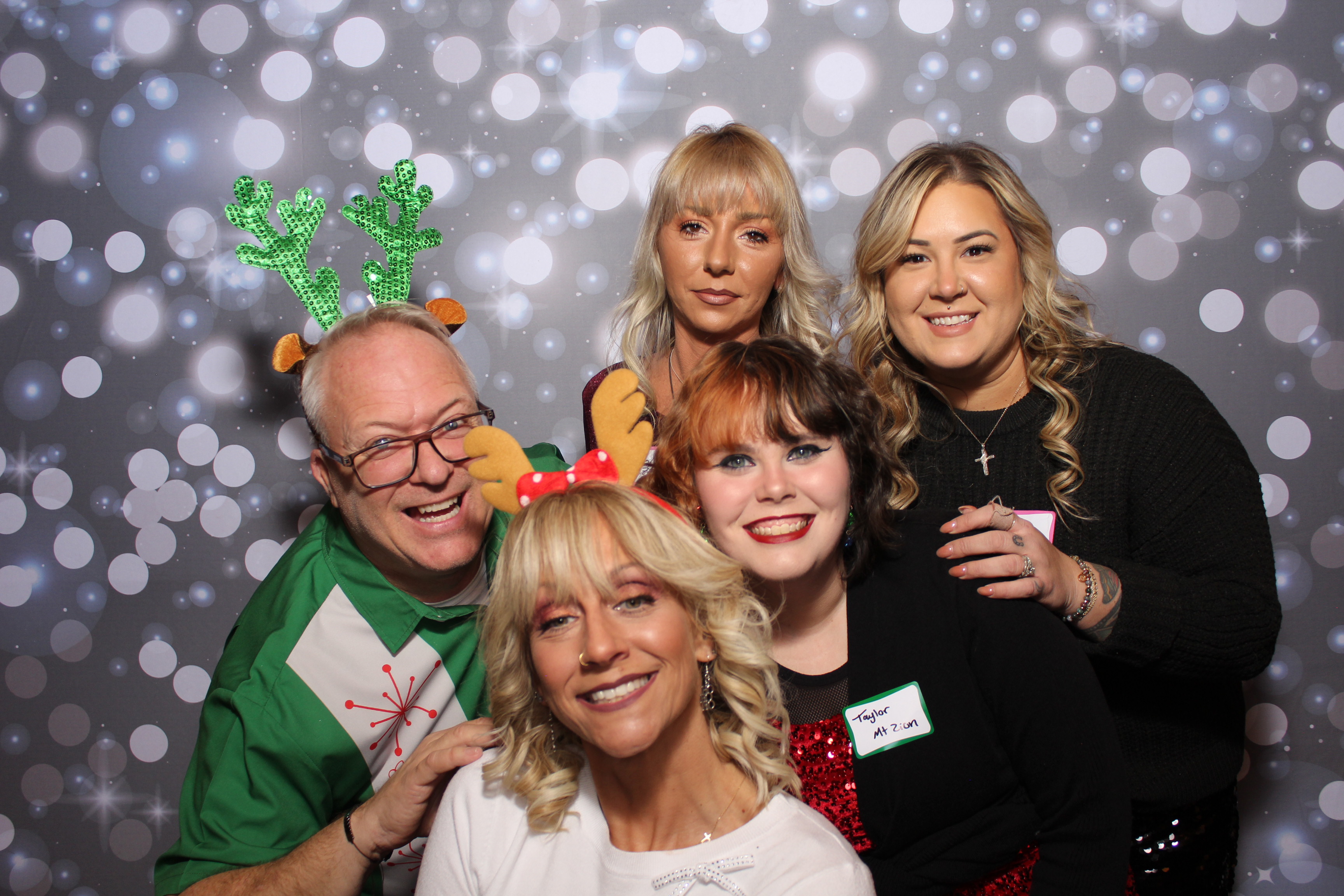 Great Clips Holiday Party | View more photos from the event at gallery.photoboothcincy.com/u/PhotoBoothCincy/Great-Clips-Holiday-Party