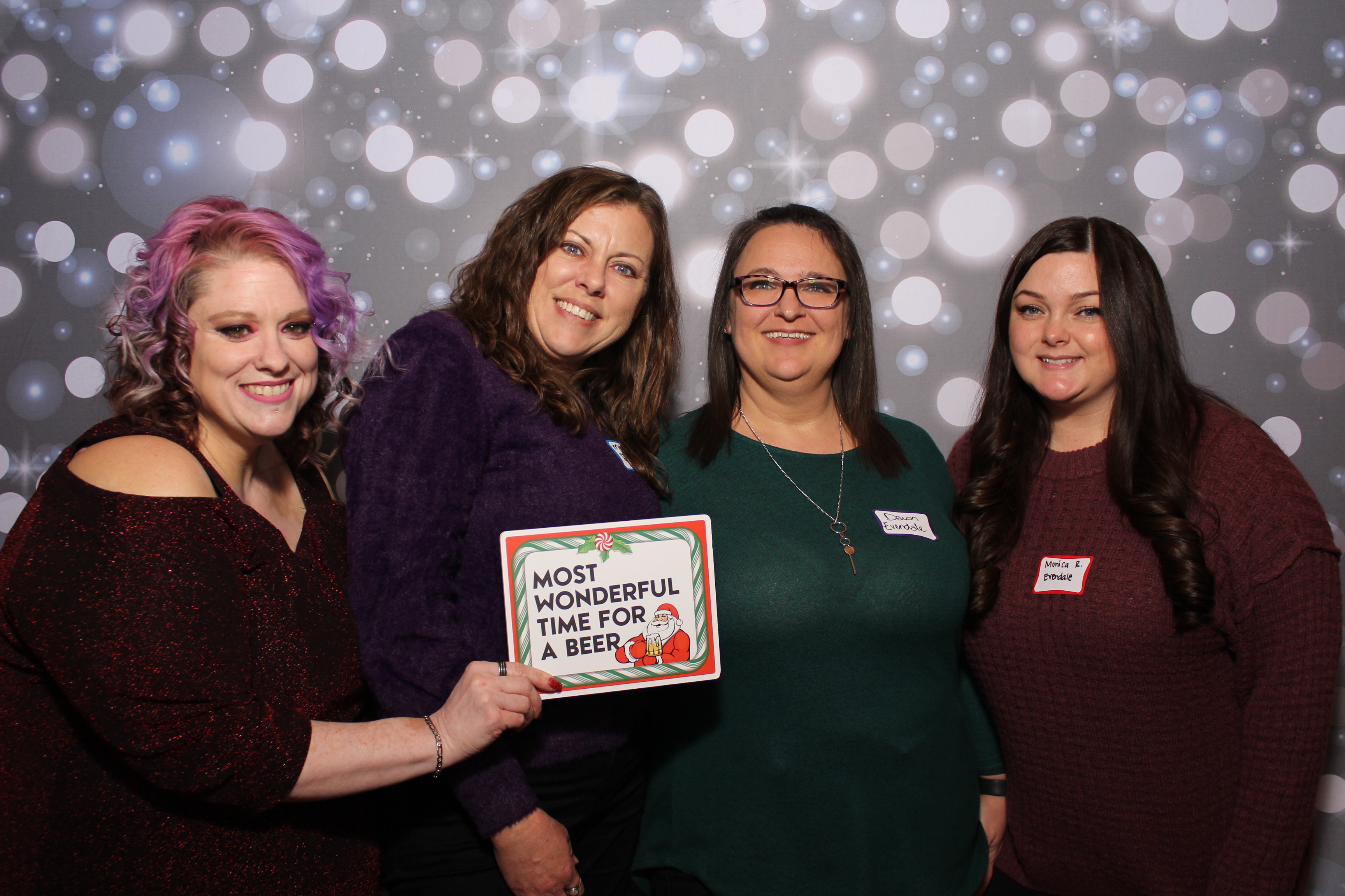 Great Clips Holiday Party | View more photos from the event at gallery.photoboothcincy.com/u/PhotoBoothCincy/Great-Clips-Holiday-Party