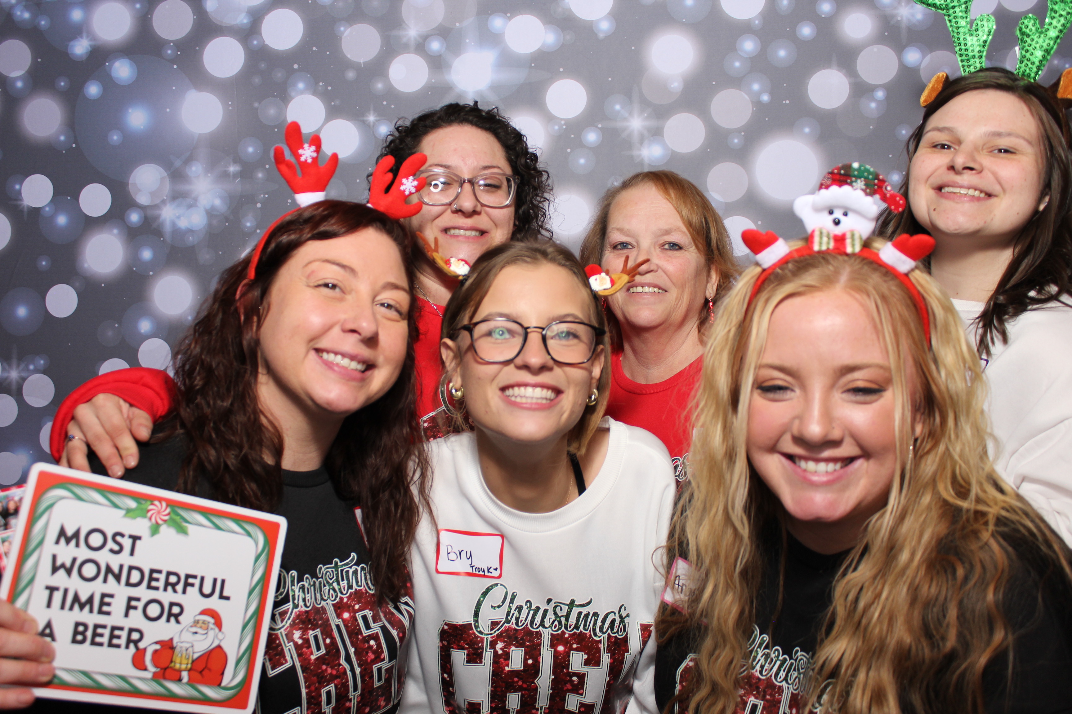Great Clips Holiday Party | View more photos from the event at gallery.photoboothcincy.com/u/PhotoBoothCincy/Great-Clips-Holiday-Party