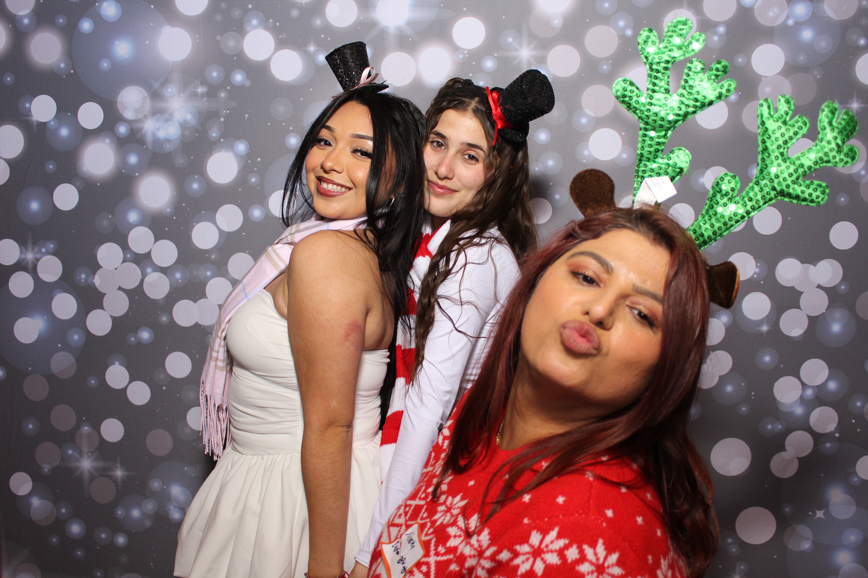 Great Clips Holiday Party | View more photos from the event at gallery.photoboothcincy.com/u/PhotoBoothCincy/Great-Clips-Holiday-Party