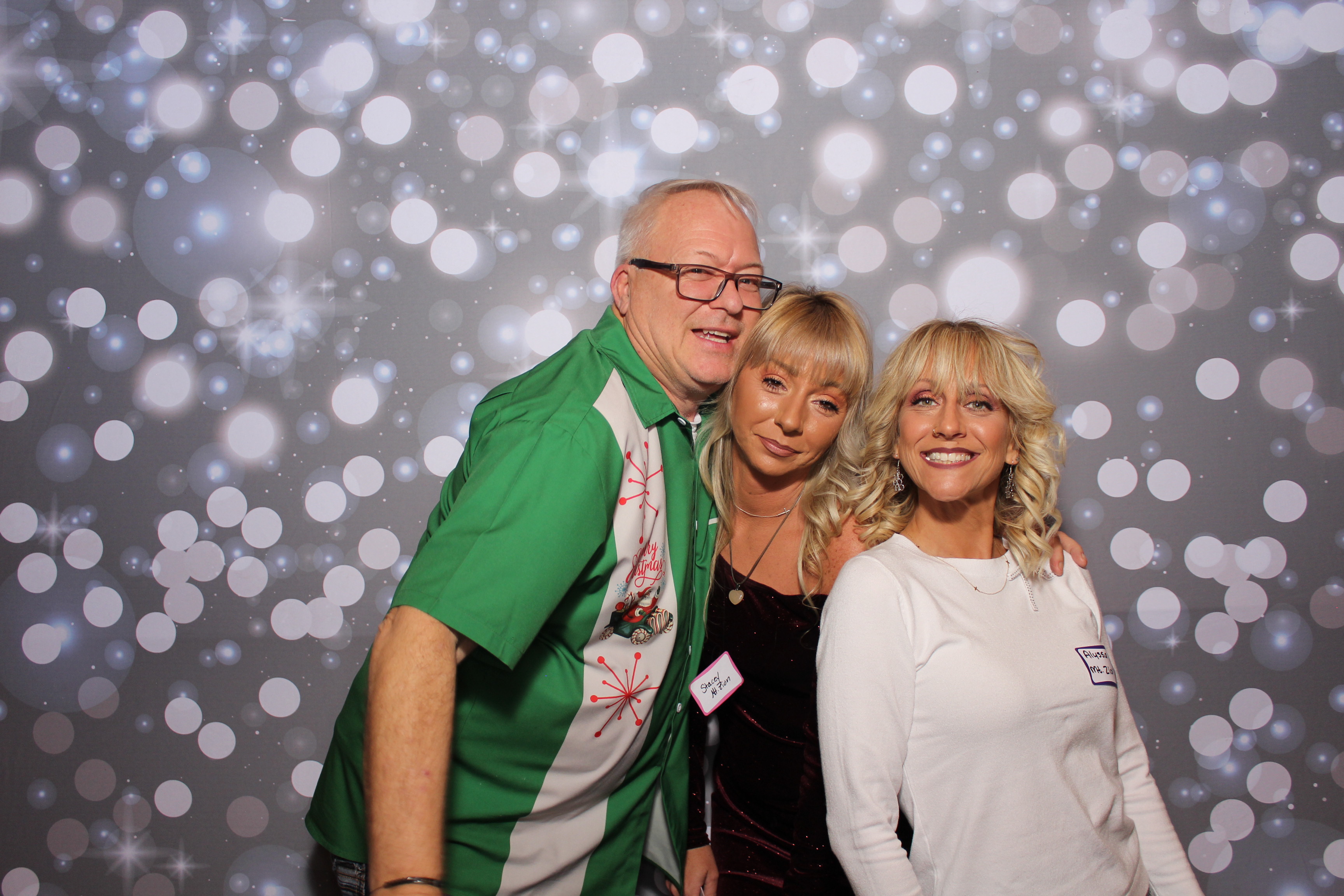 Great Clips Holiday Party | View more photos from the event at gallery.photoboothcincy.com/u/PhotoBoothCincy/Great-Clips-Holiday-Party