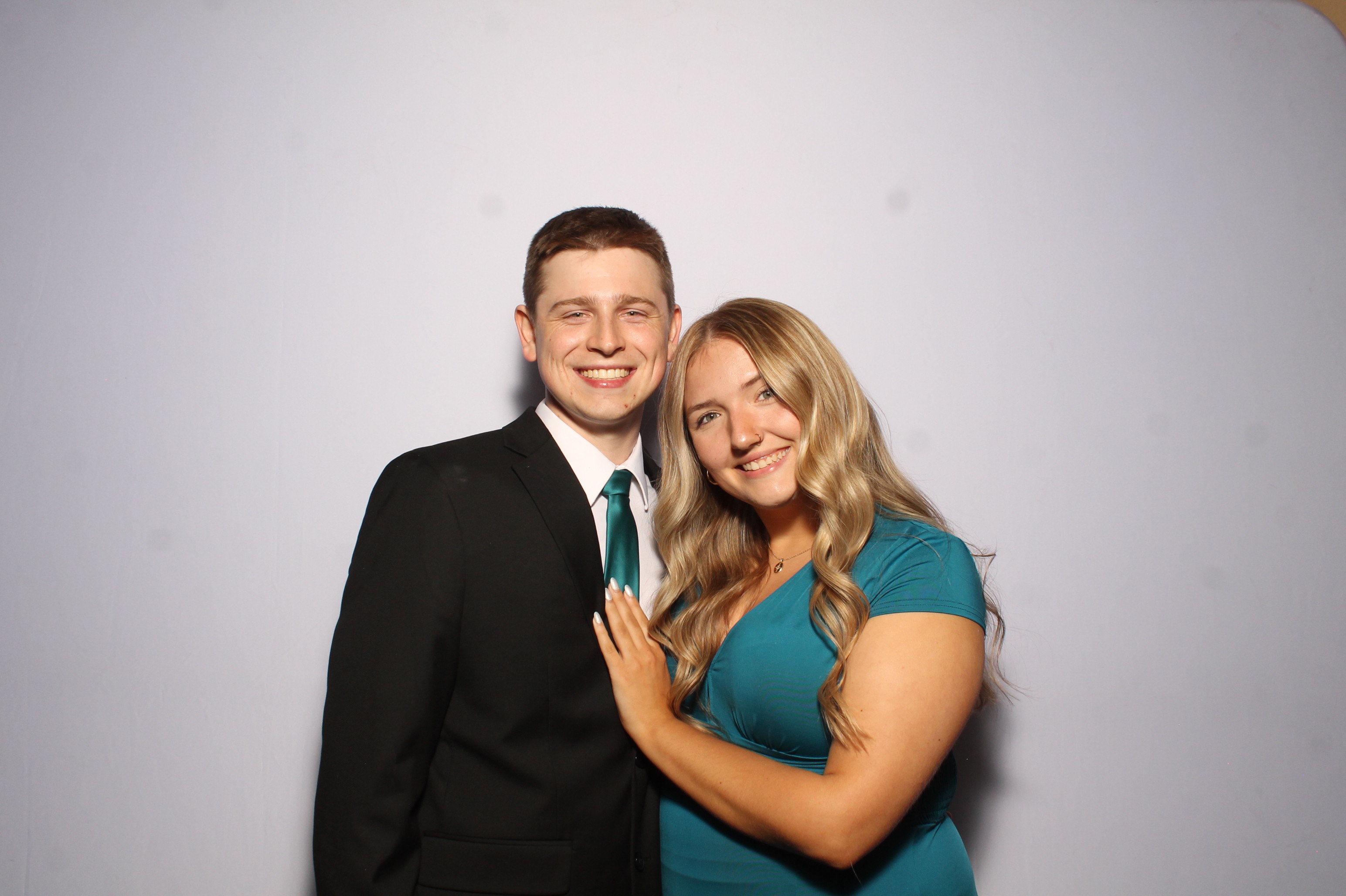 Haley & Jake | View more photos from the event at gallery.photoboothcincy.com/u/PhotoBoothCincy/Haley-Jake